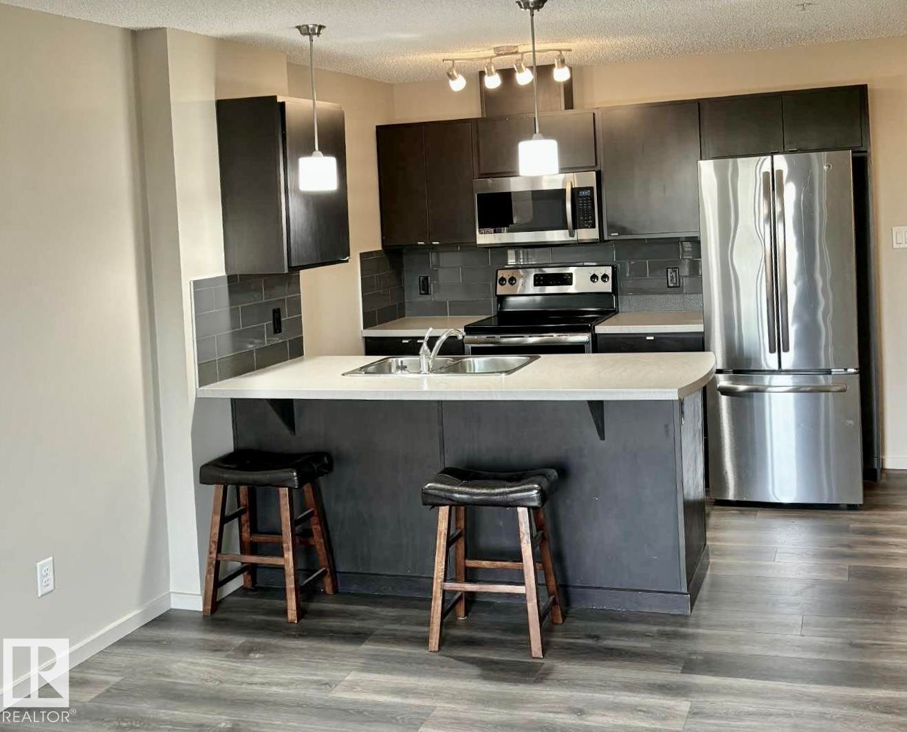 












351 1196 HYNDMAN Road

,
Edmonton,




AB
T5A 0X8


