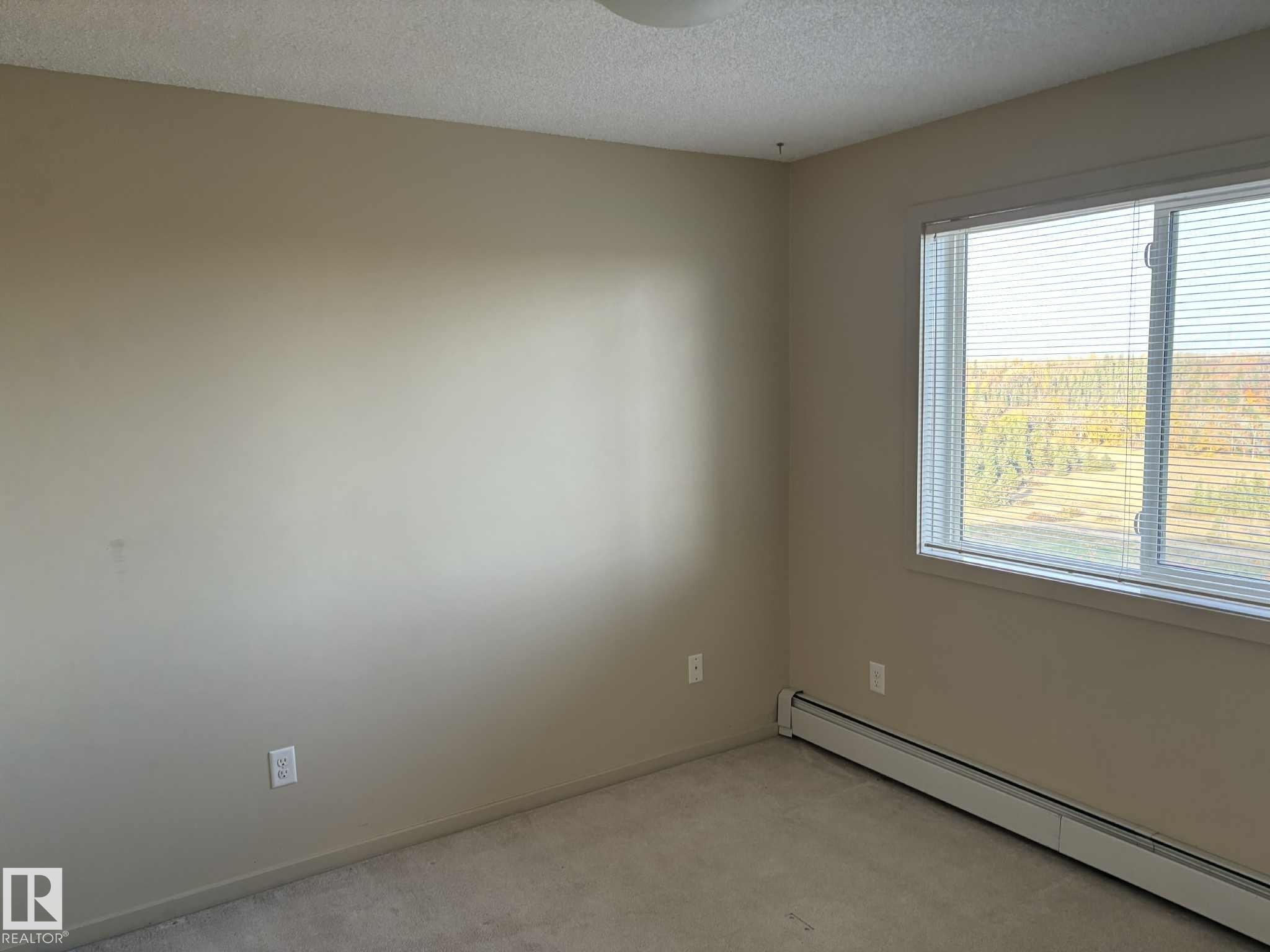 












351 1196 HYNDMAN Road

,
Edmonton,




AB
T5A 0X8

