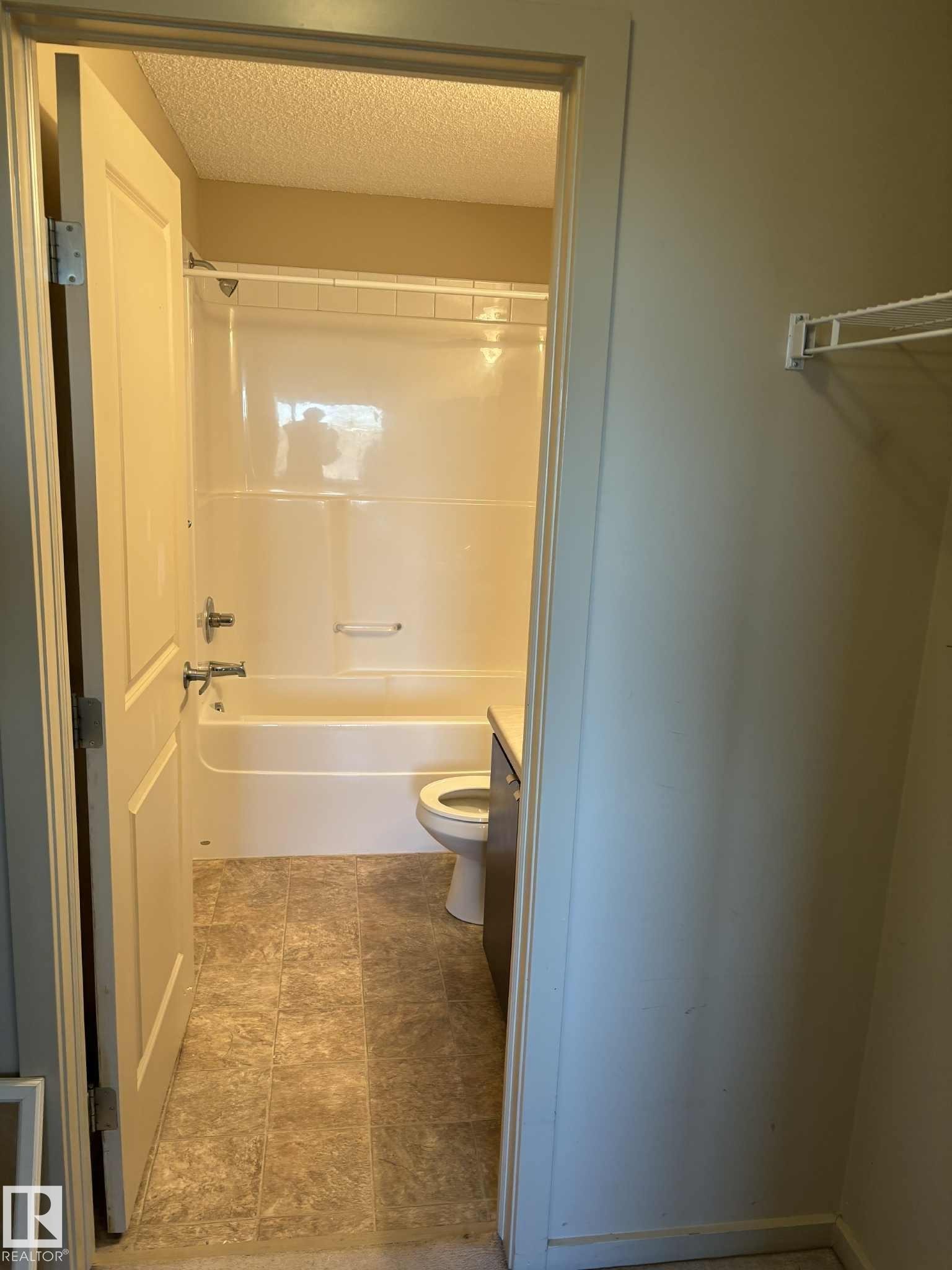 












351 1196 HYNDMAN Road

,
Edmonton,




AB
T5A 0X8

