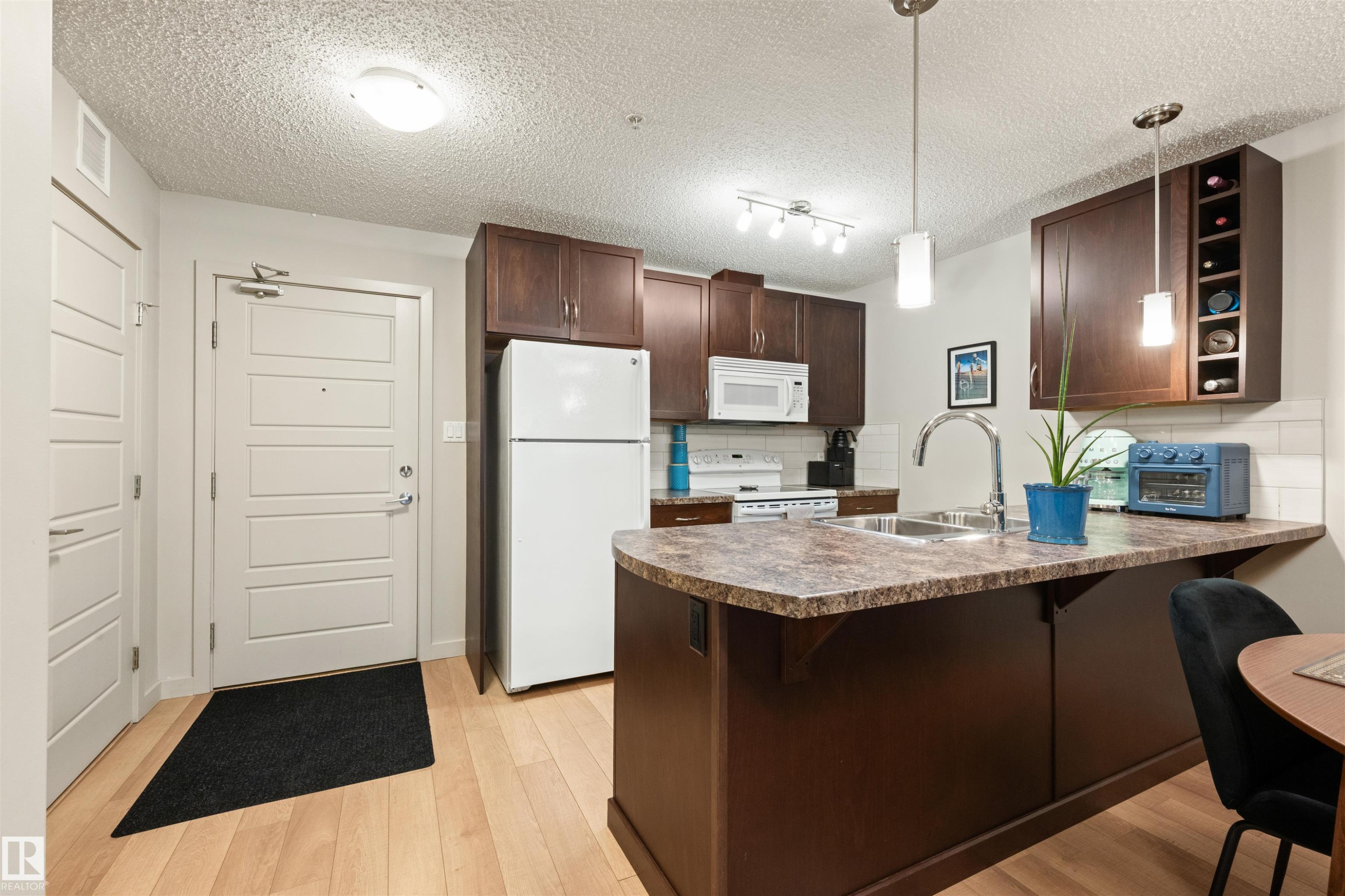 












158 7805 71 Street

,
Edmonton,




AB
T6B 3V6

