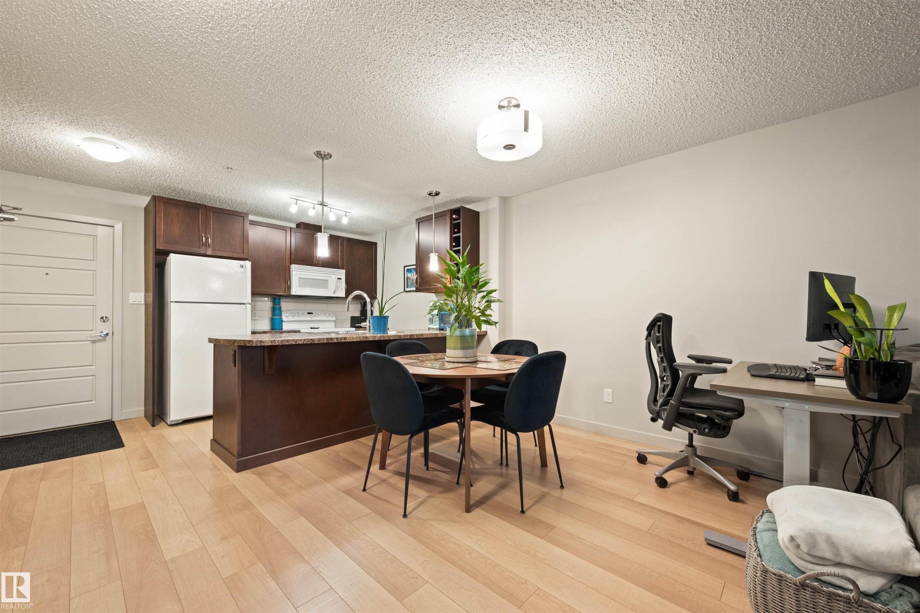 












158 7805 71 Street

,
Edmonton,




AB
T6B 3V6

