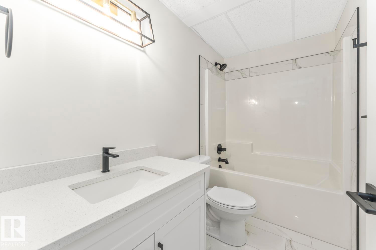 












327 Fundy Way

,
Cold Lake,




AB
T9M 0M4

