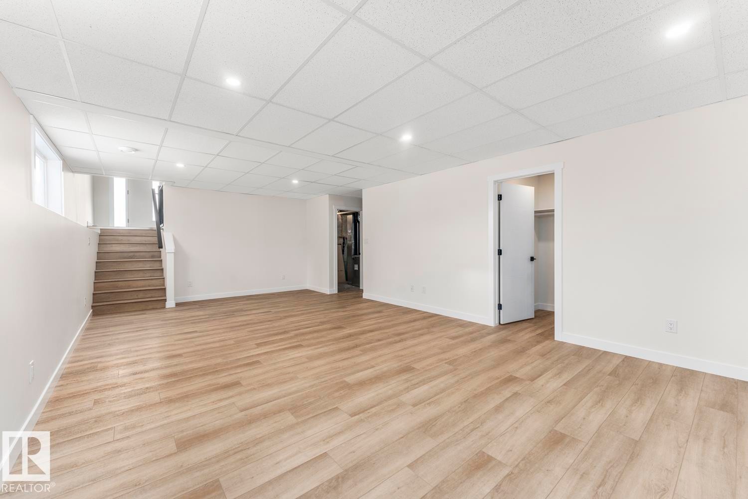 












327 Fundy Way

,
Cold Lake,




AB
T9M 0M4

