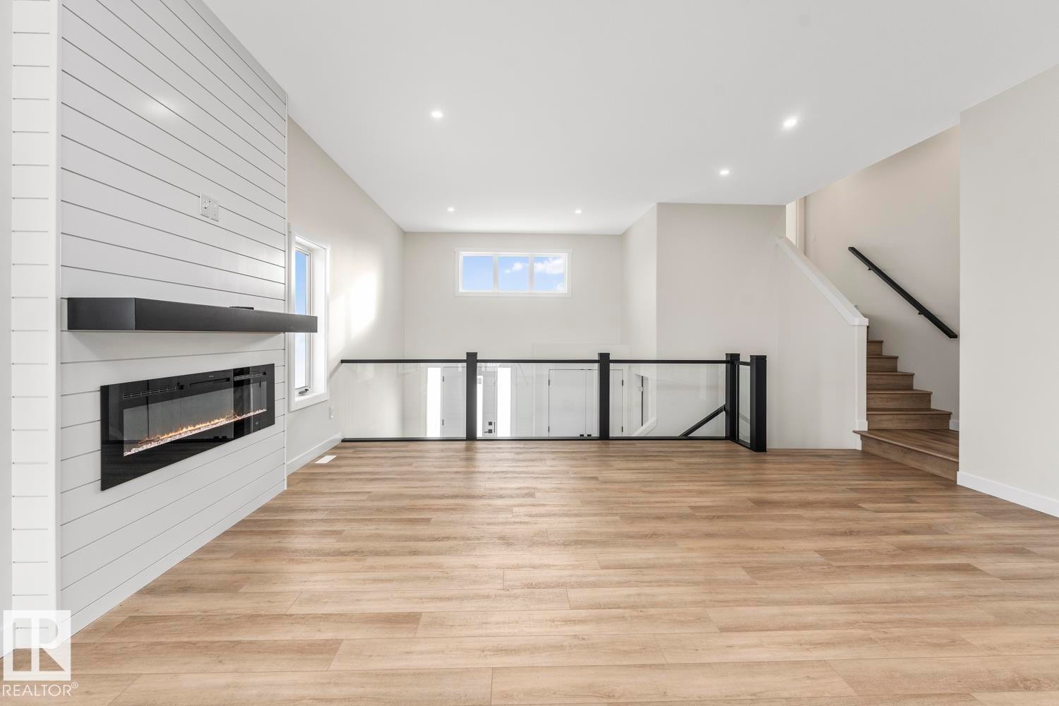 












327 Fundy Way

,
Cold Lake,




AB
T9M 0M4

