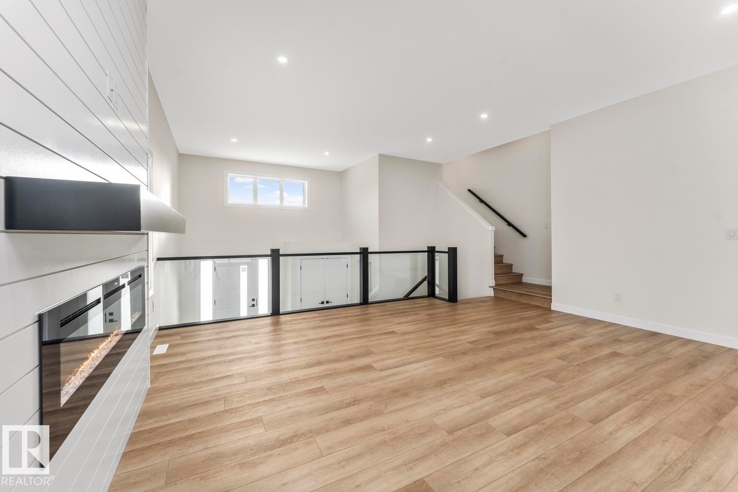 












327 Fundy Way

,
Cold Lake,




AB
T9M 0M4

