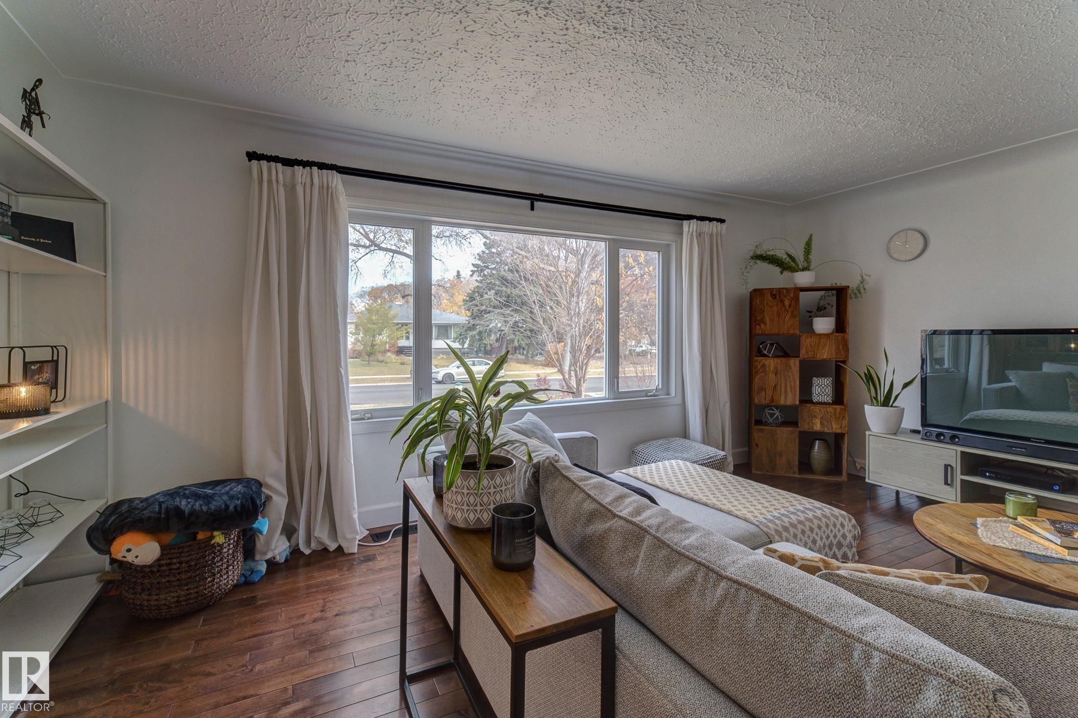 












13315 110 Avenue

,
Edmonton,




AB
T5M 2M1

