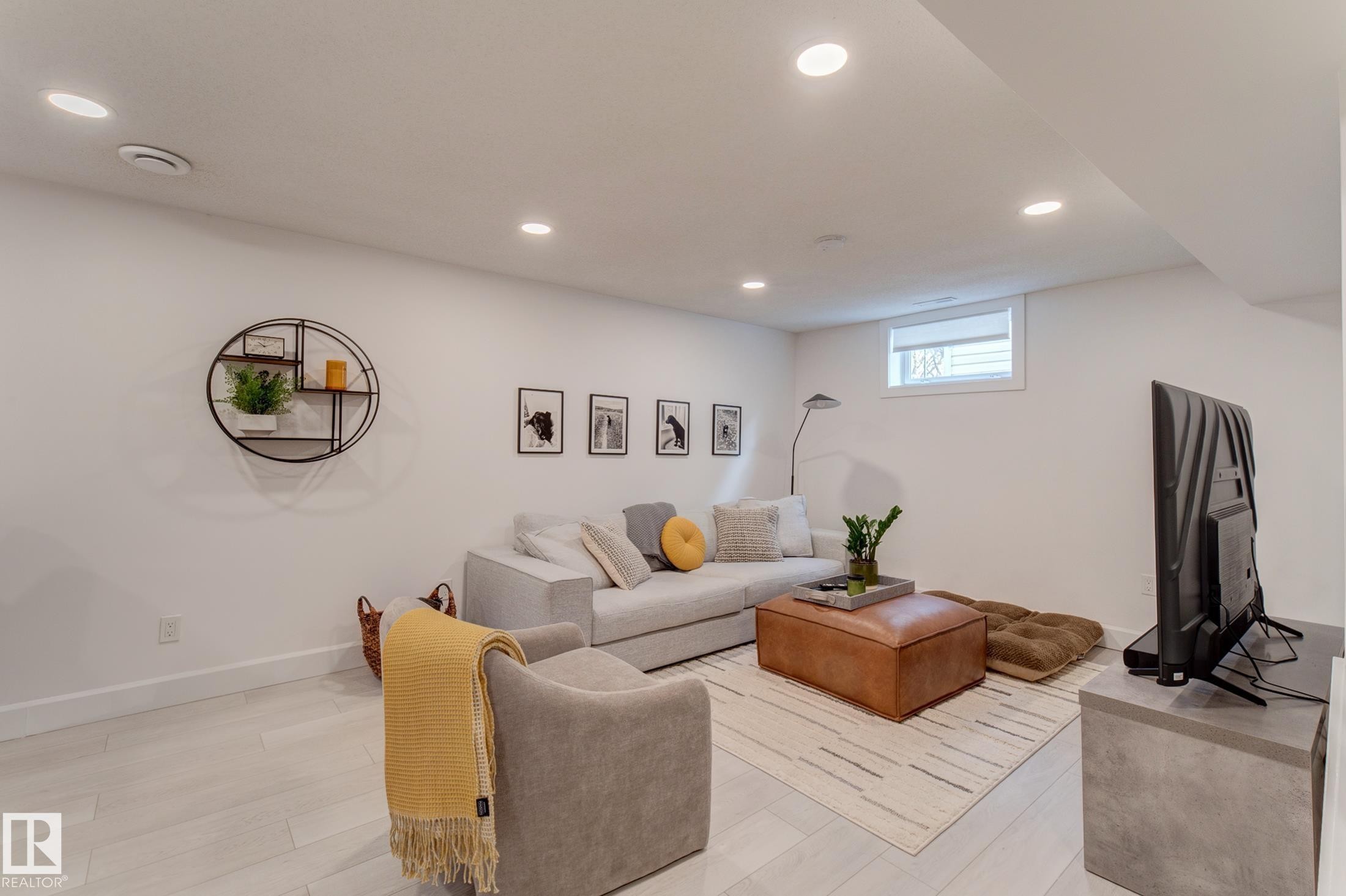 












13315 110 Avenue

,
Edmonton,




AB
T5M 2M1

