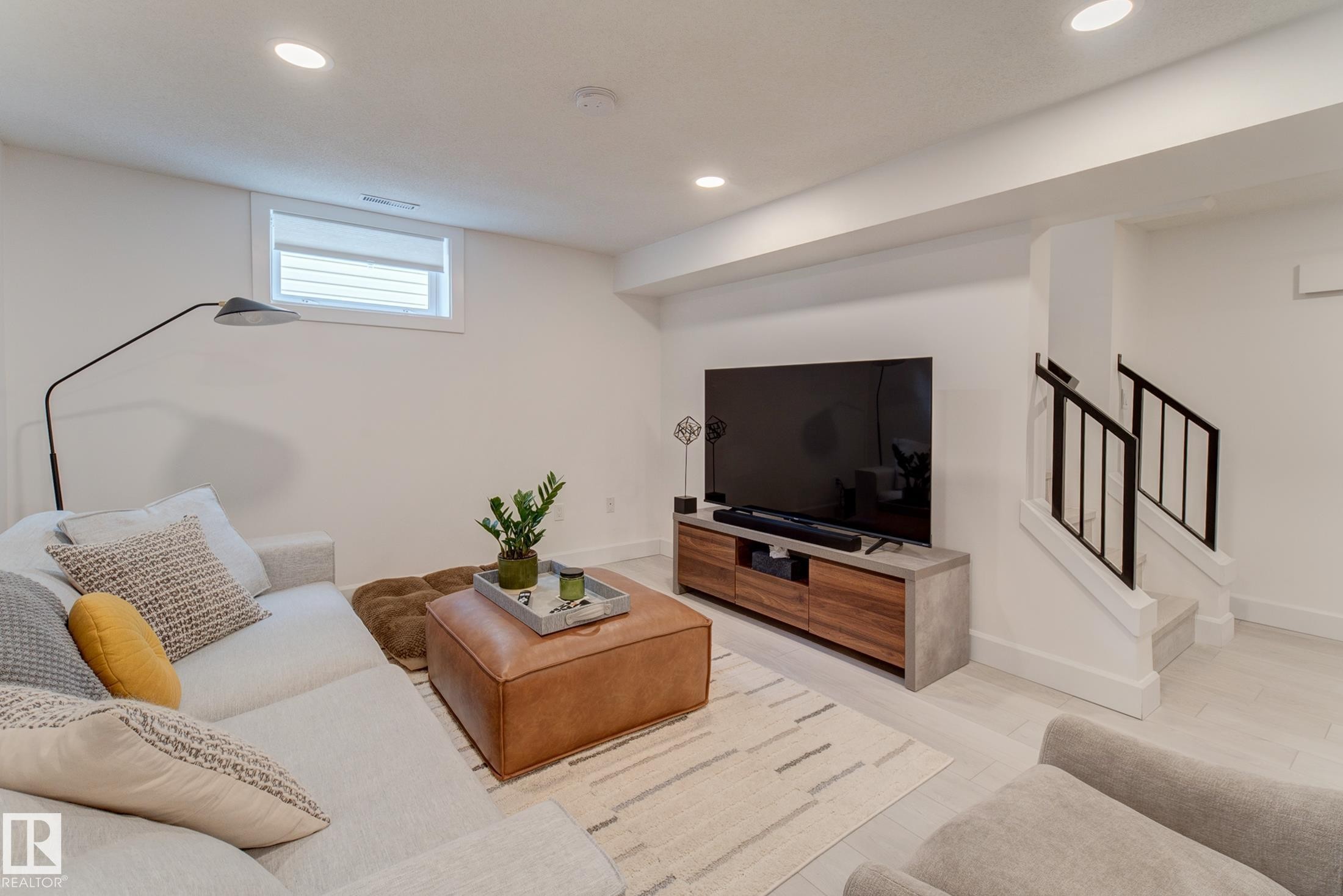 












13315 110 Avenue

,
Edmonton,




AB
T5M 2M1

