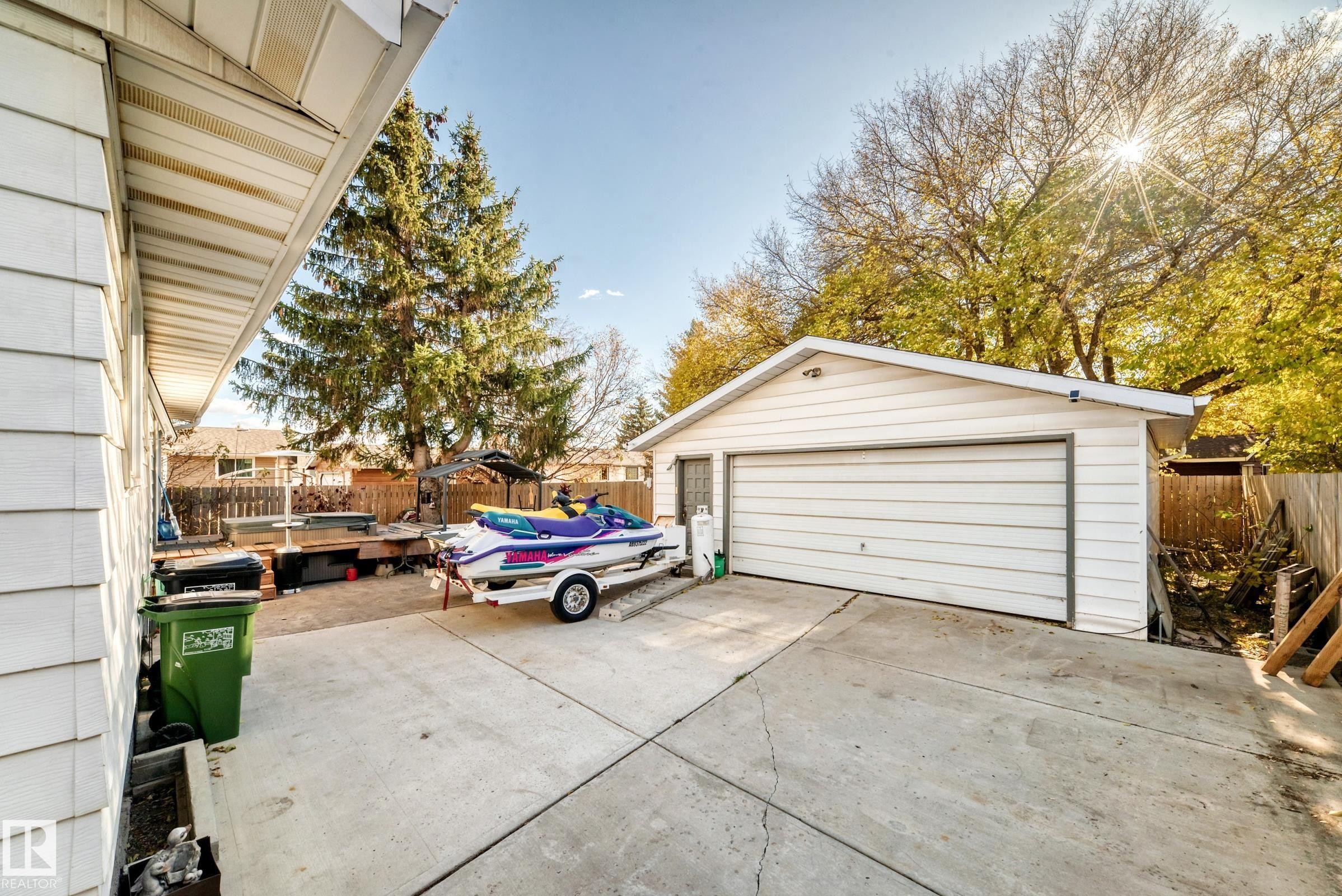 












18215 80A Avenue

,
Edmonton,




AB
T5T 0V4

