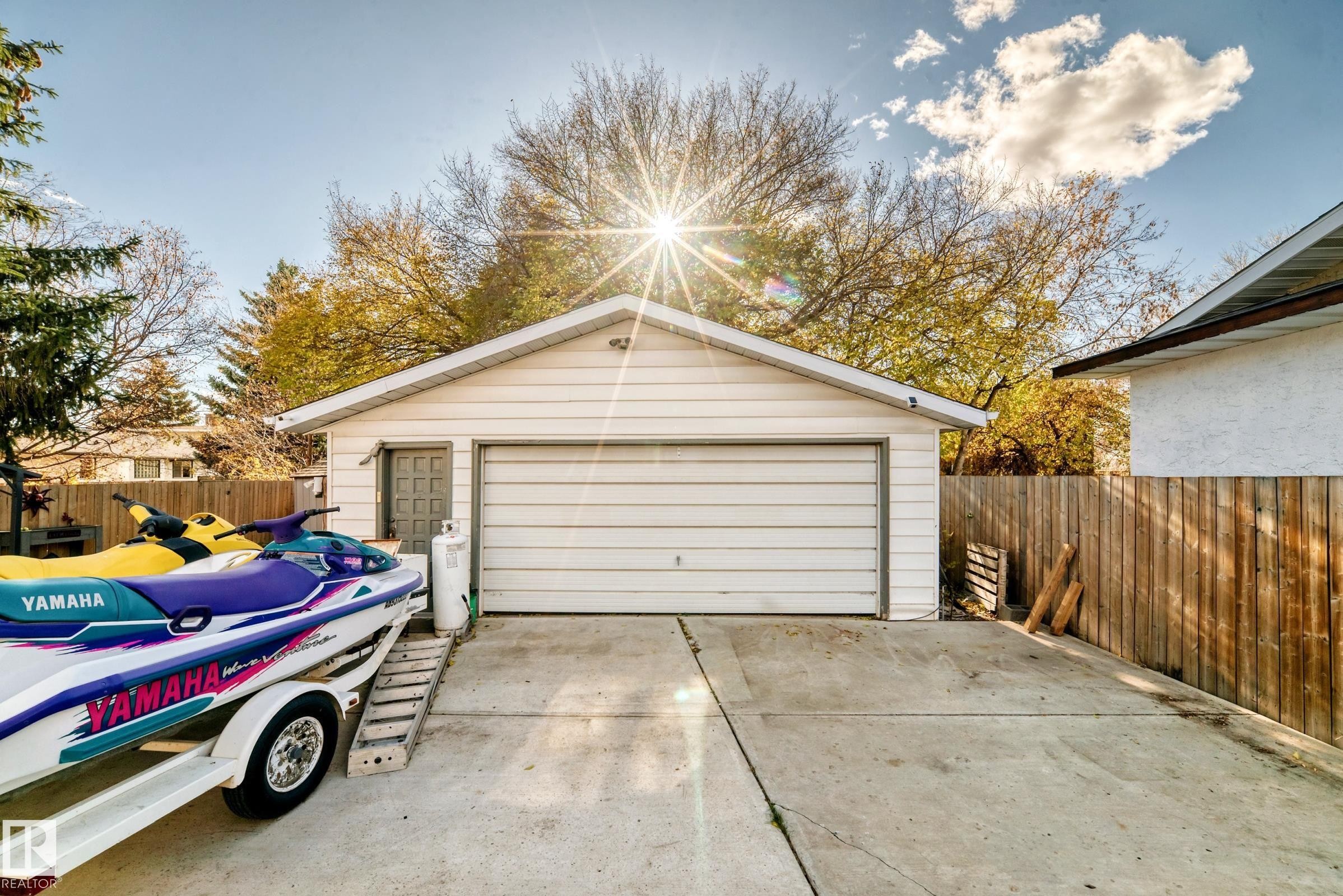 












18215 80A Avenue

,
Edmonton,




AB
T5T 0V4

