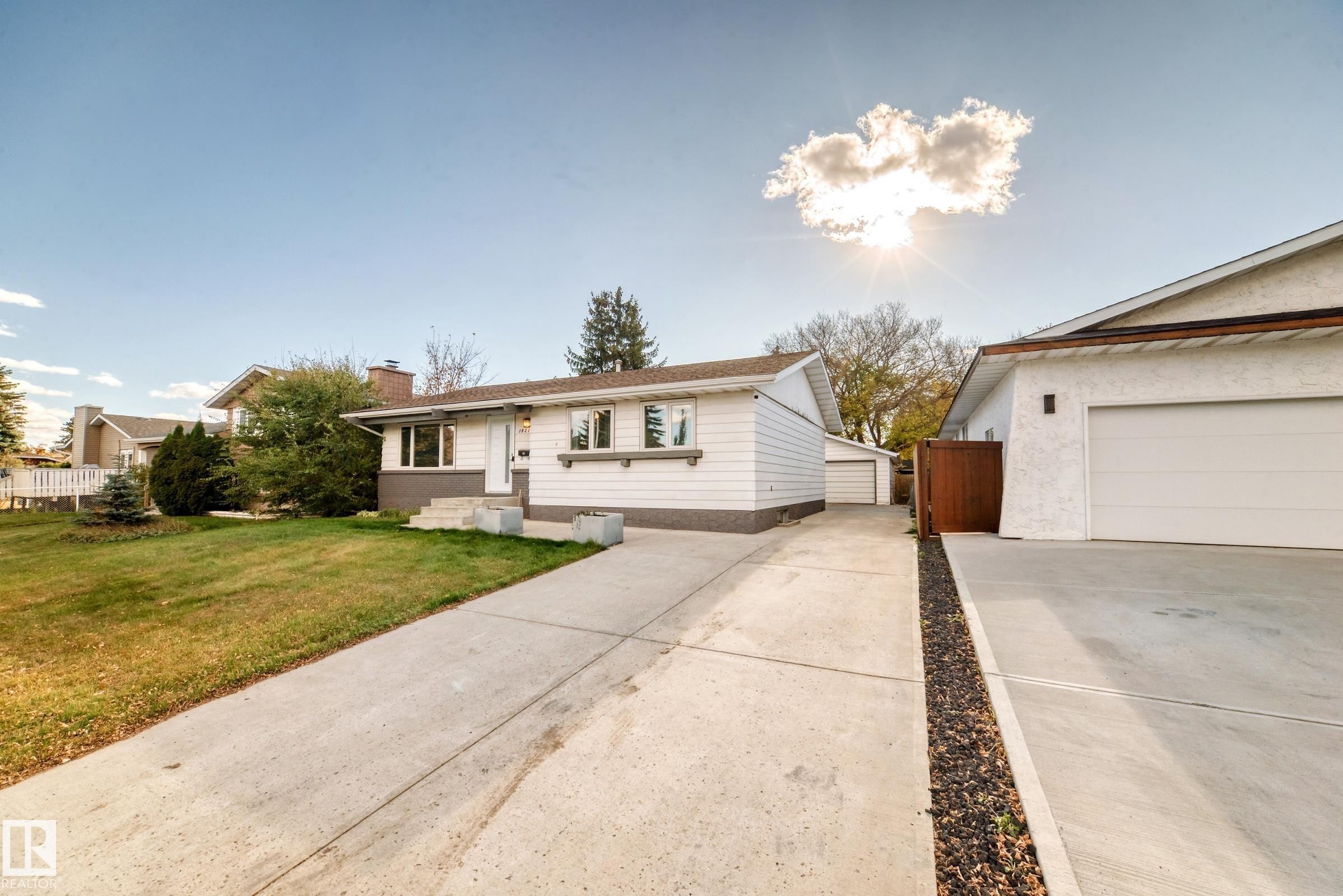 












18215 80A Avenue

,
Edmonton,




AB
T5T 0V4

