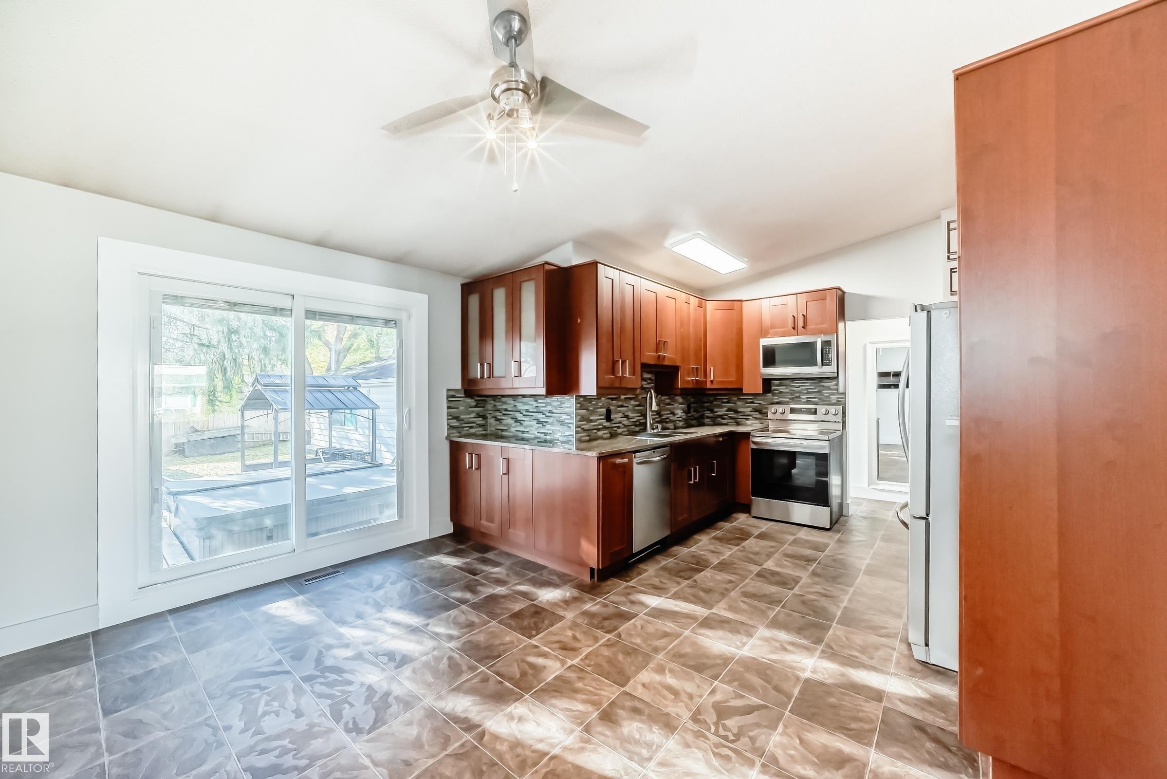 












18215 80A Avenue

,
Edmonton,




AB
T5T 0V4

