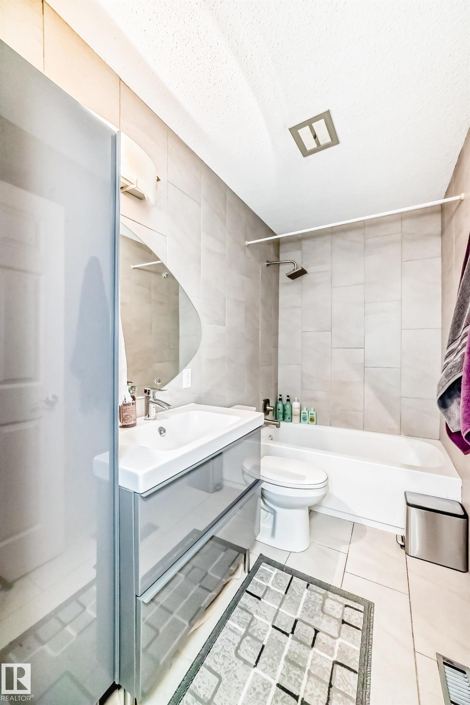 












18215 80A Avenue

,
Edmonton,




AB
T5T 0V4

