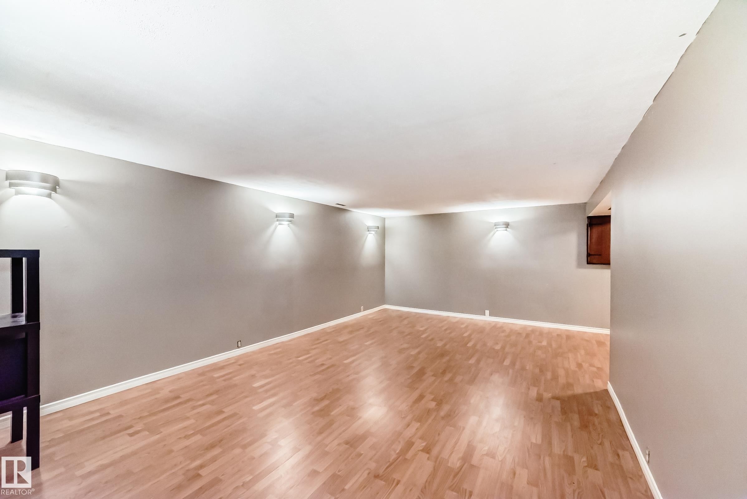 












18215 80A Avenue

,
Edmonton,




AB
T5T 0V4

