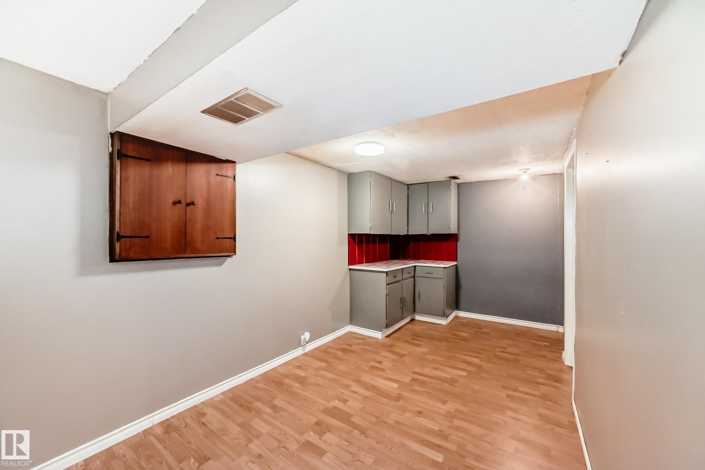 












18215 80A Avenue

,
Edmonton,




AB
T5T 0V4

