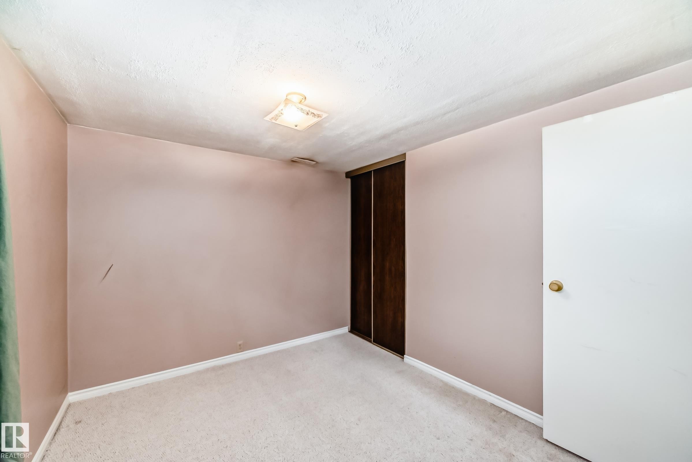 












18215 80A Avenue

,
Edmonton,




AB
T5T 0V4

