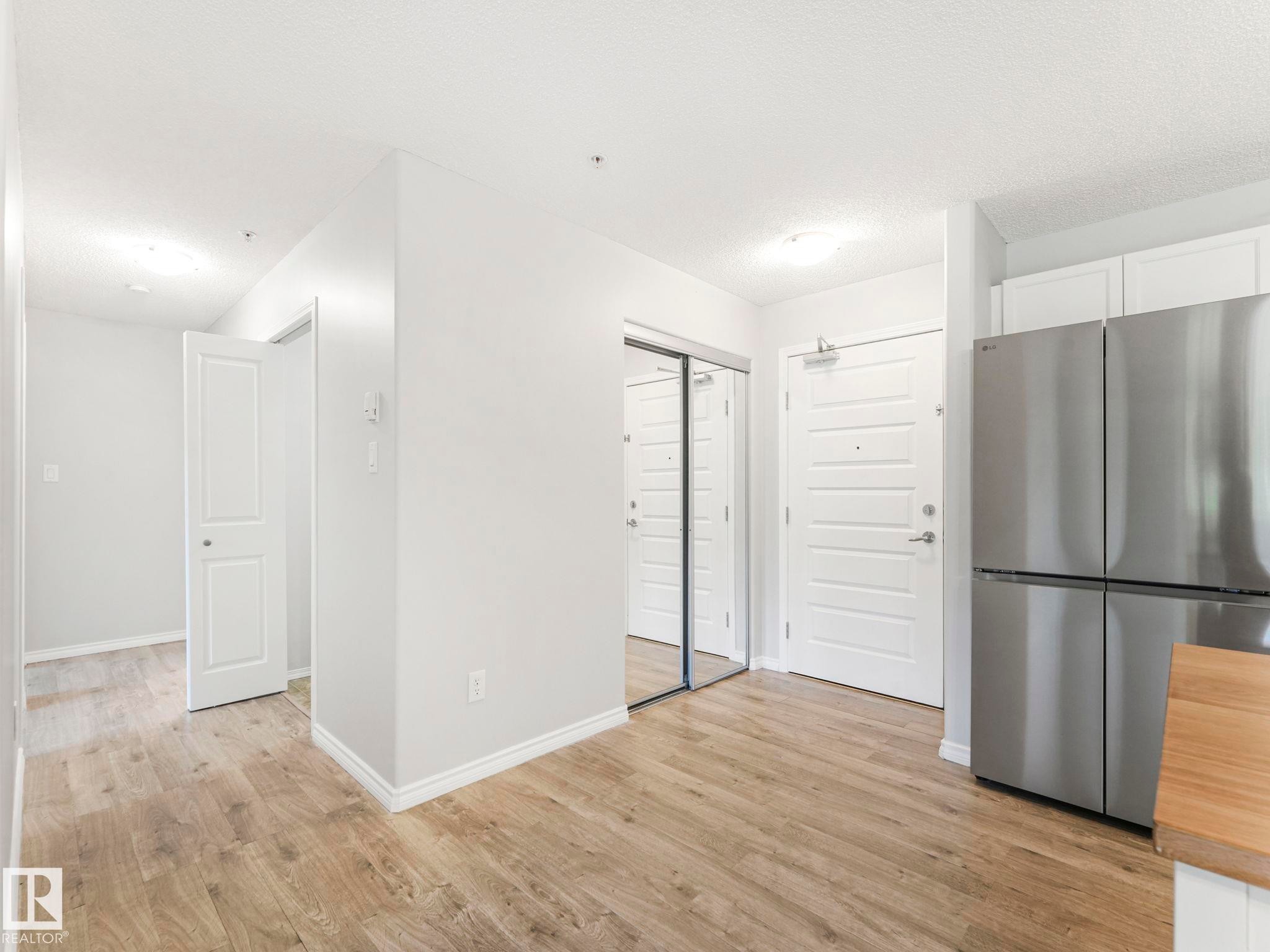 












110 646 MCALLISTER Loop

,
Edmonton,




AB
T6W 0B5

