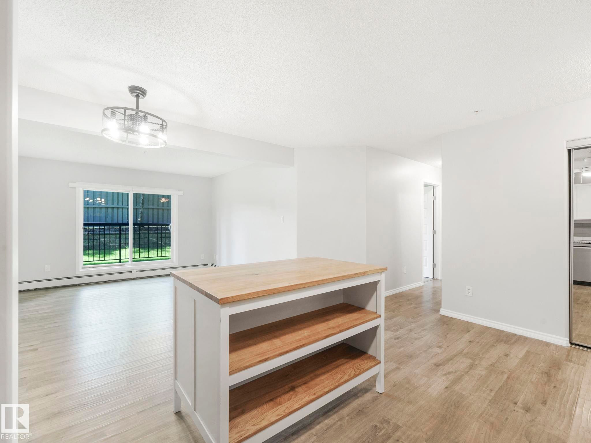 












110 646 MCALLISTER Loop

,
Edmonton,




AB
T6W 0B5

