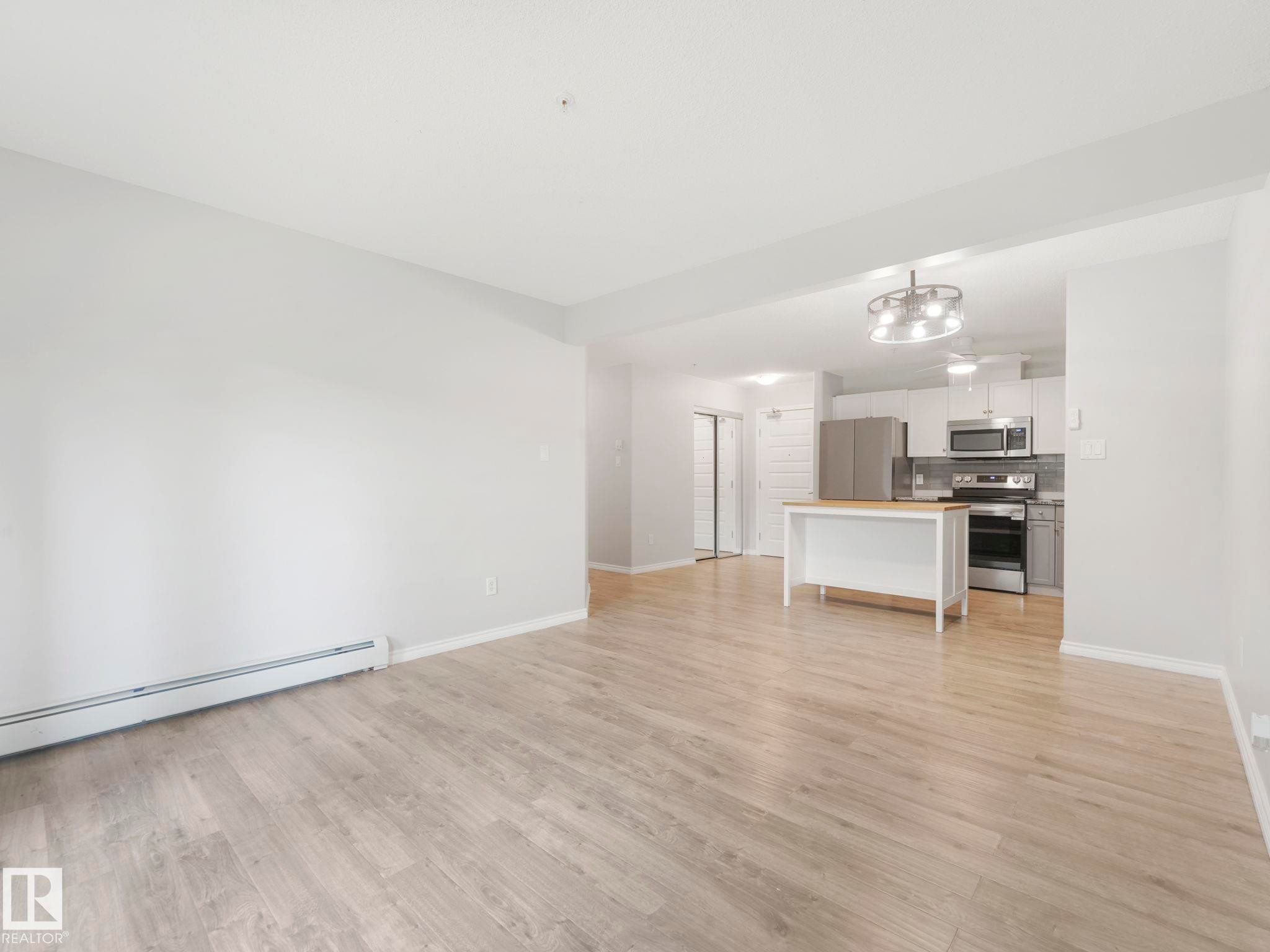 












110 646 MCALLISTER Loop

,
Edmonton,




AB
T6W 0B5

