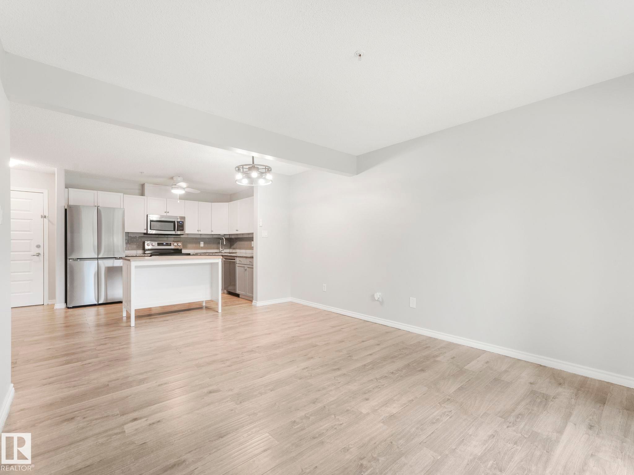 












110 646 MCALLISTER Loop

,
Edmonton,




AB
T6W 0B5

