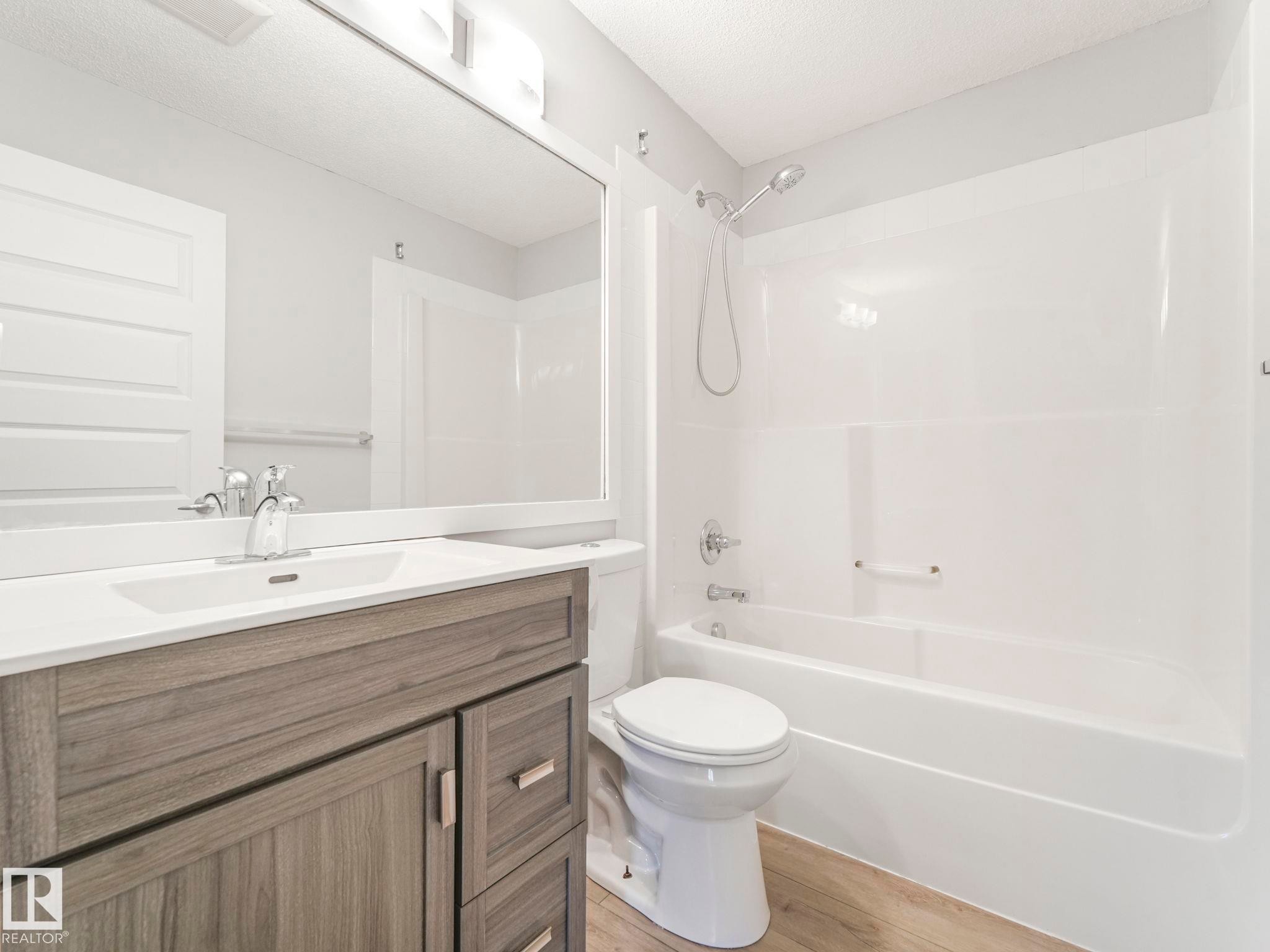 












110 646 MCALLISTER Loop

,
Edmonton,




AB
T6W 0B5

