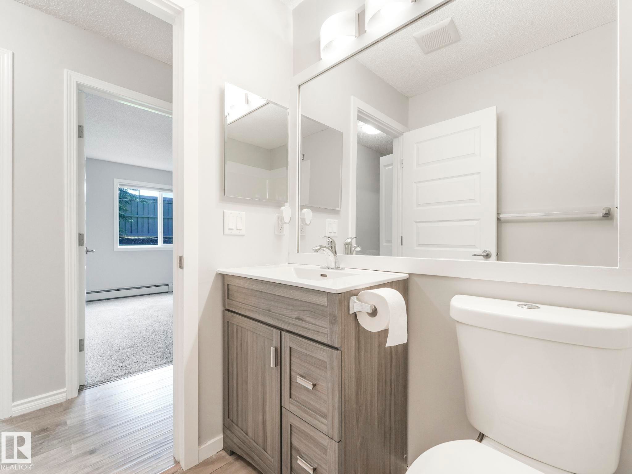 












110 646 MCALLISTER Loop

,
Edmonton,




AB
T6W 0B5

