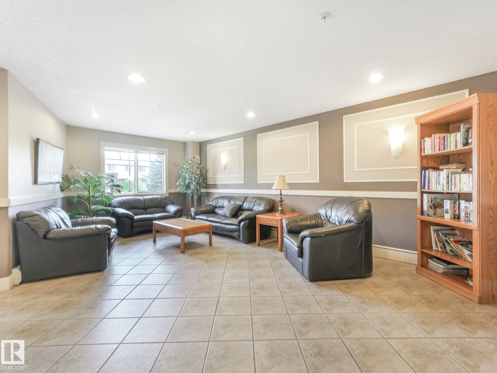 












110 646 MCALLISTER Loop

,
Edmonton,




AB
T6W 0B5

