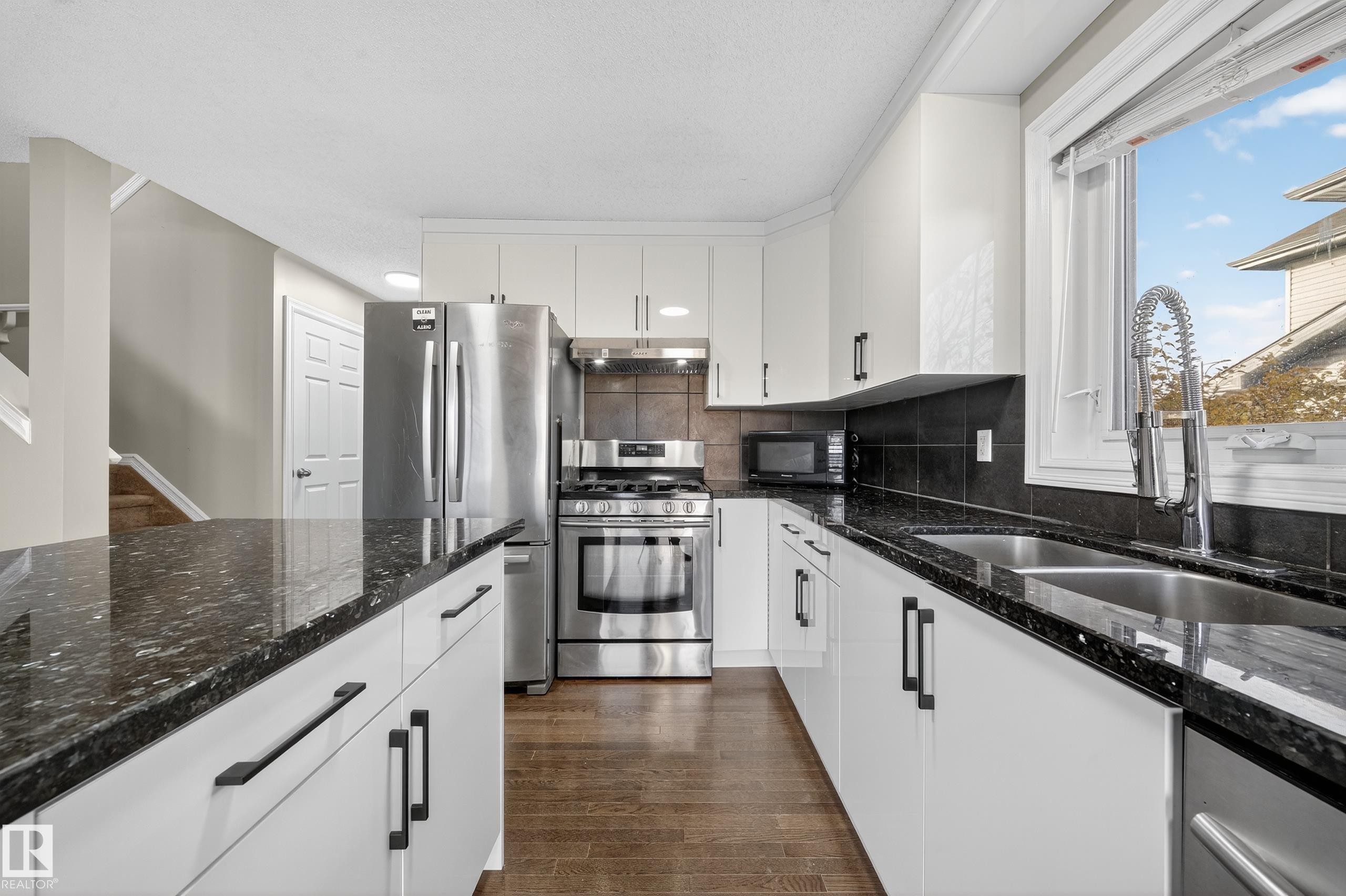 












1827 28 Street

,
Edmonton,




AB
T6T 0N8

