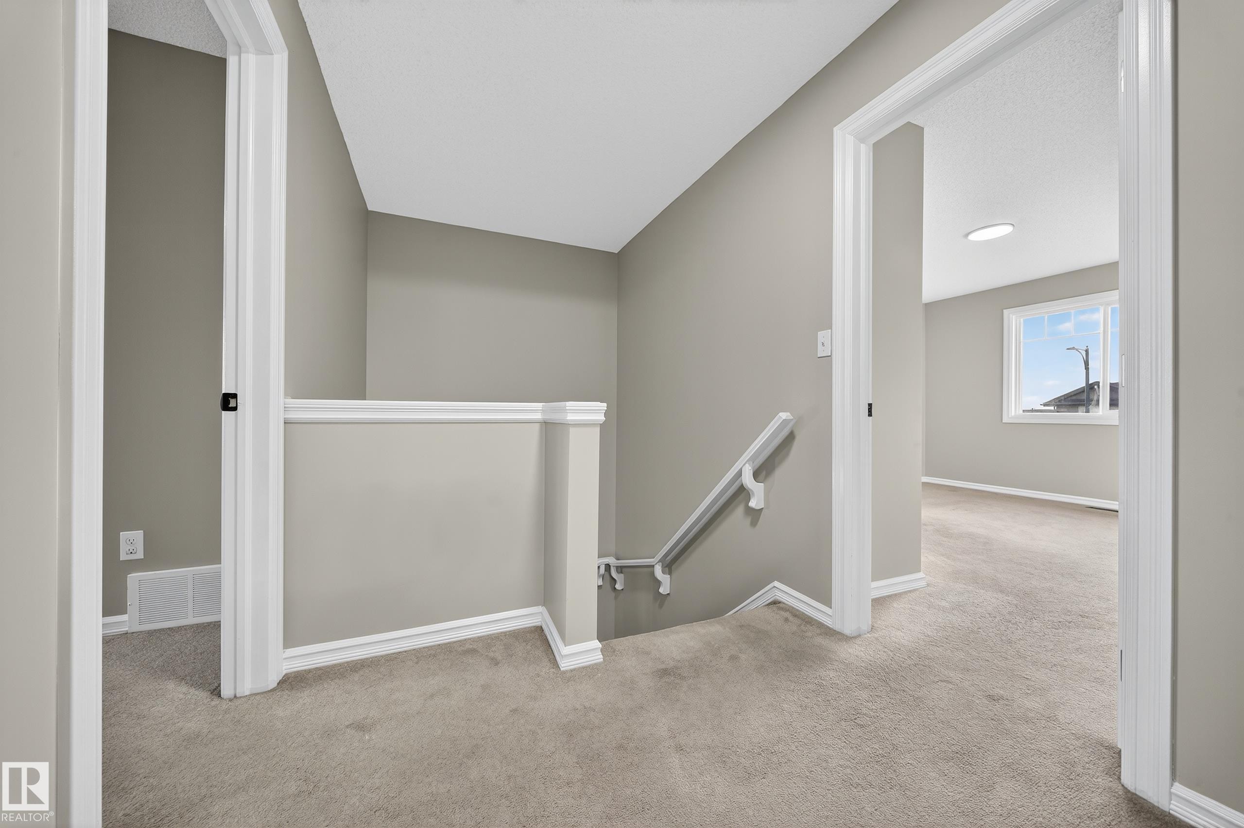 












1827 28 Street

,
Edmonton,




AB
T6T 0N8

