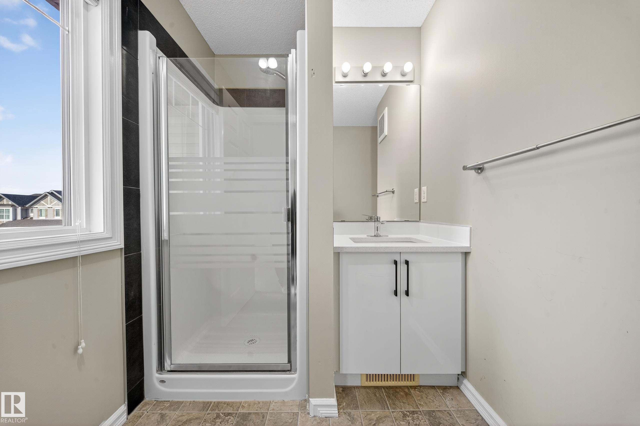 












1827 28 Street

,
Edmonton,




AB
T6T 0N8

