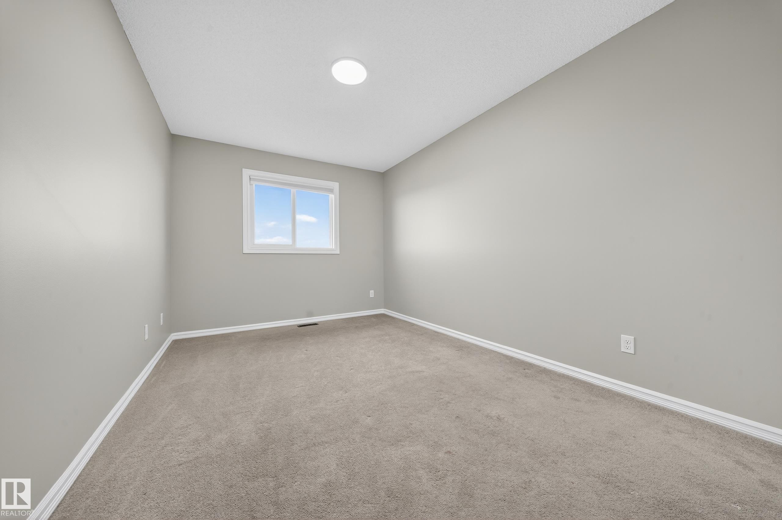 












1827 28 Street

,
Edmonton,




AB
T6T 0N8

