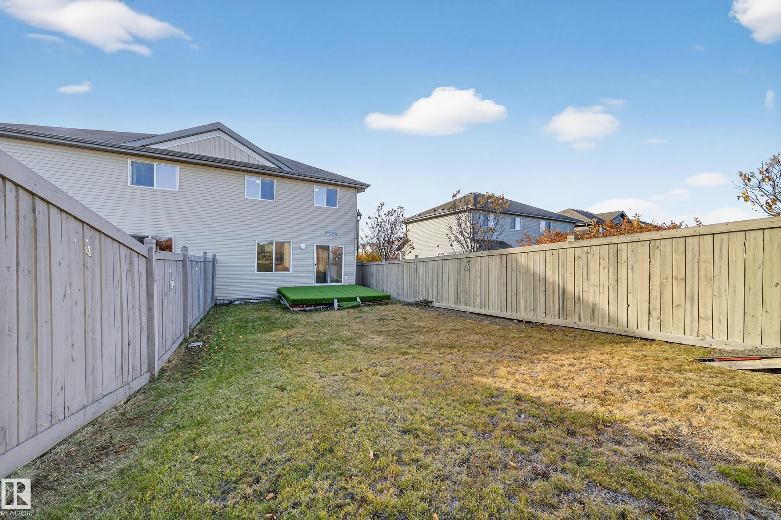 












1827 28 Street

,
Edmonton,




AB
T6T 0N8

