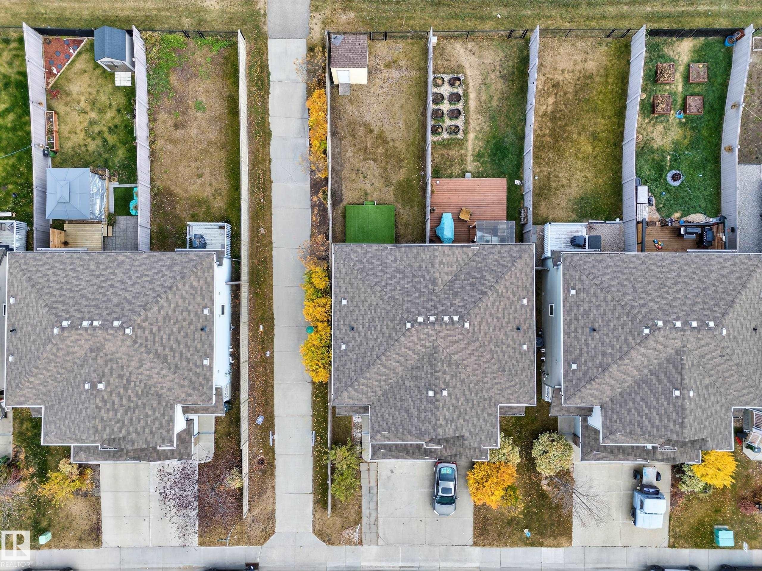 












1827 28 Street

,
Edmonton,




AB
T6T 0N8

