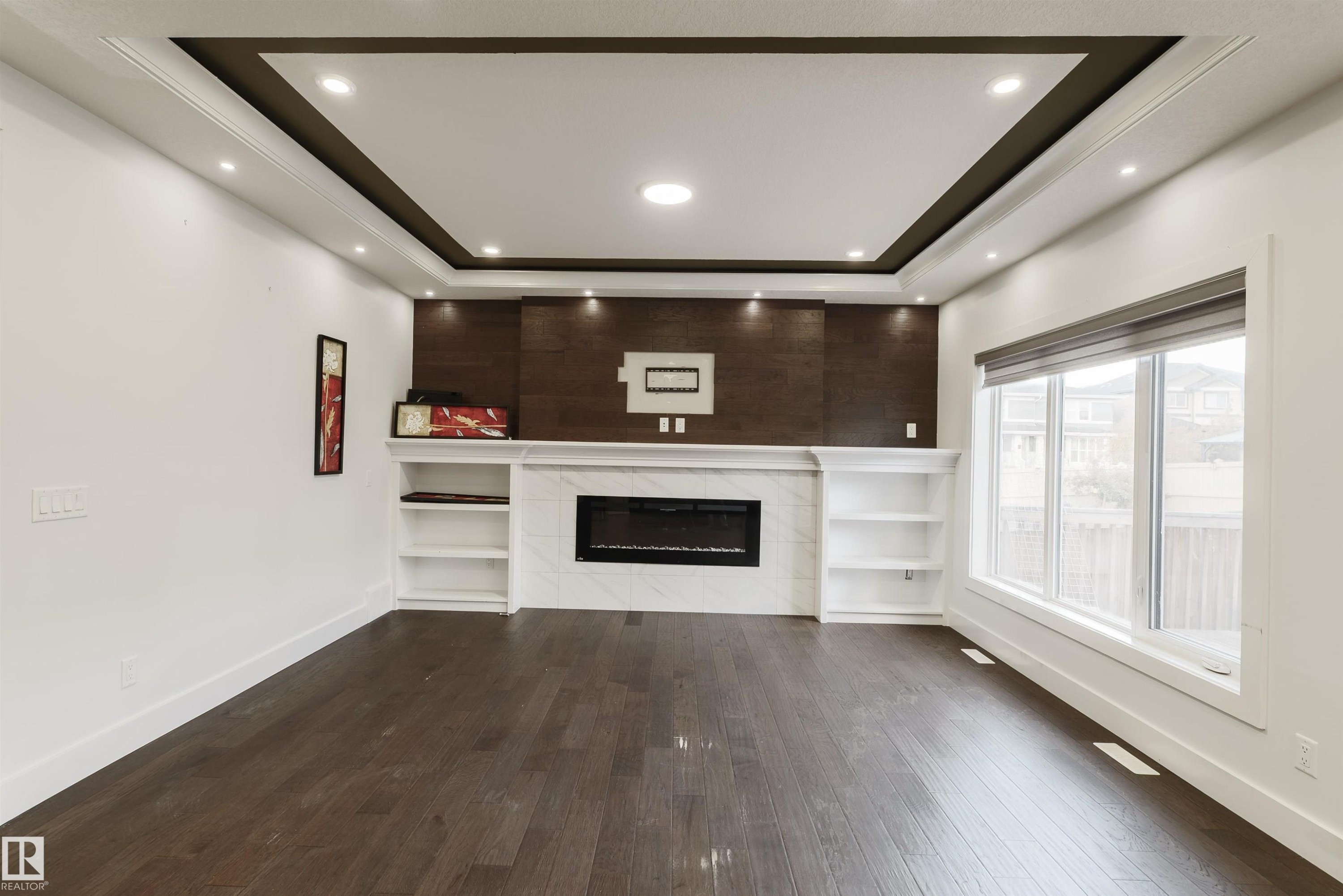 












2109 53 Street

,
Edmonton,




AB
T6X 1X3

