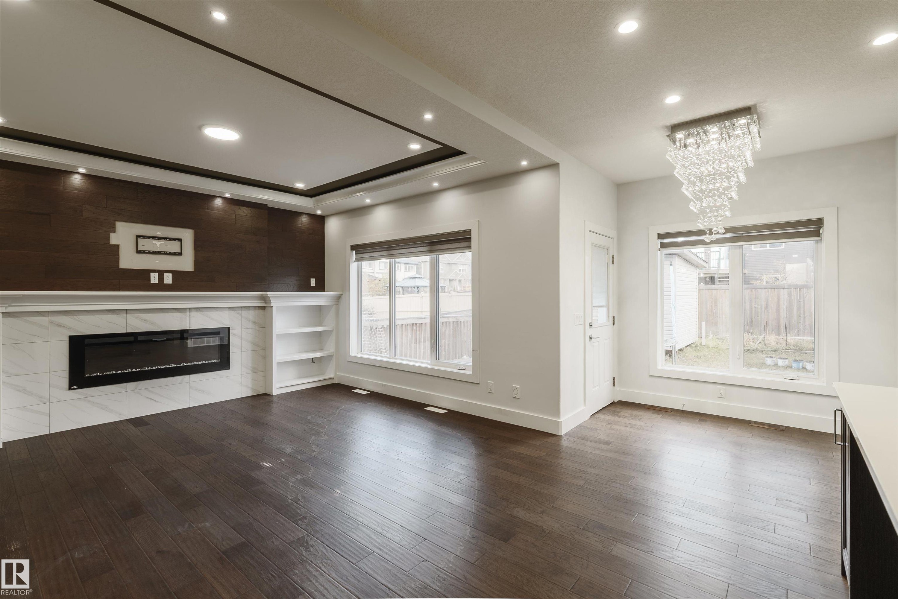 












2109 53 Street

,
Edmonton,




AB
T6X 1X3

