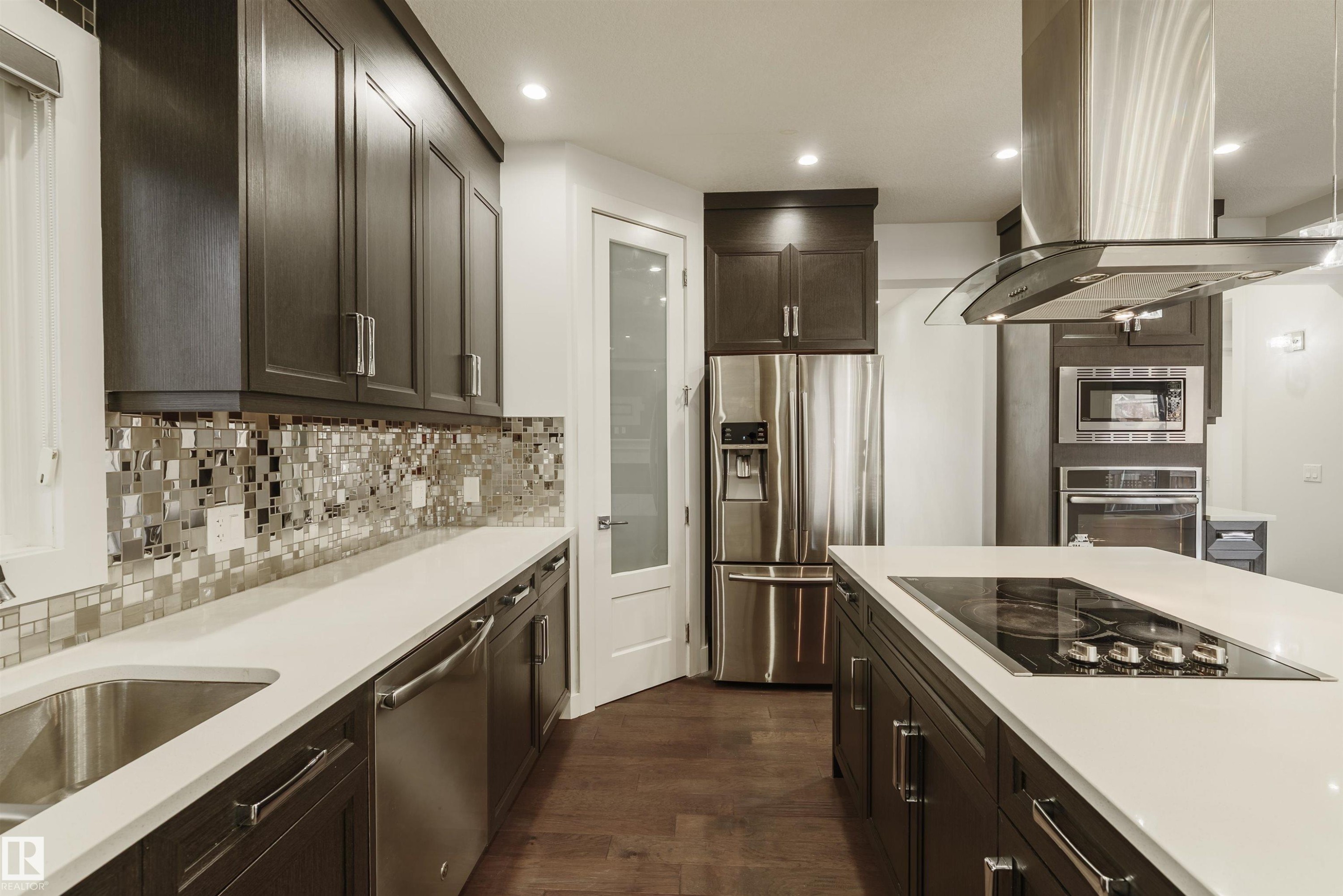 












2109 53 Street

,
Edmonton,




AB
T6X 1X3

