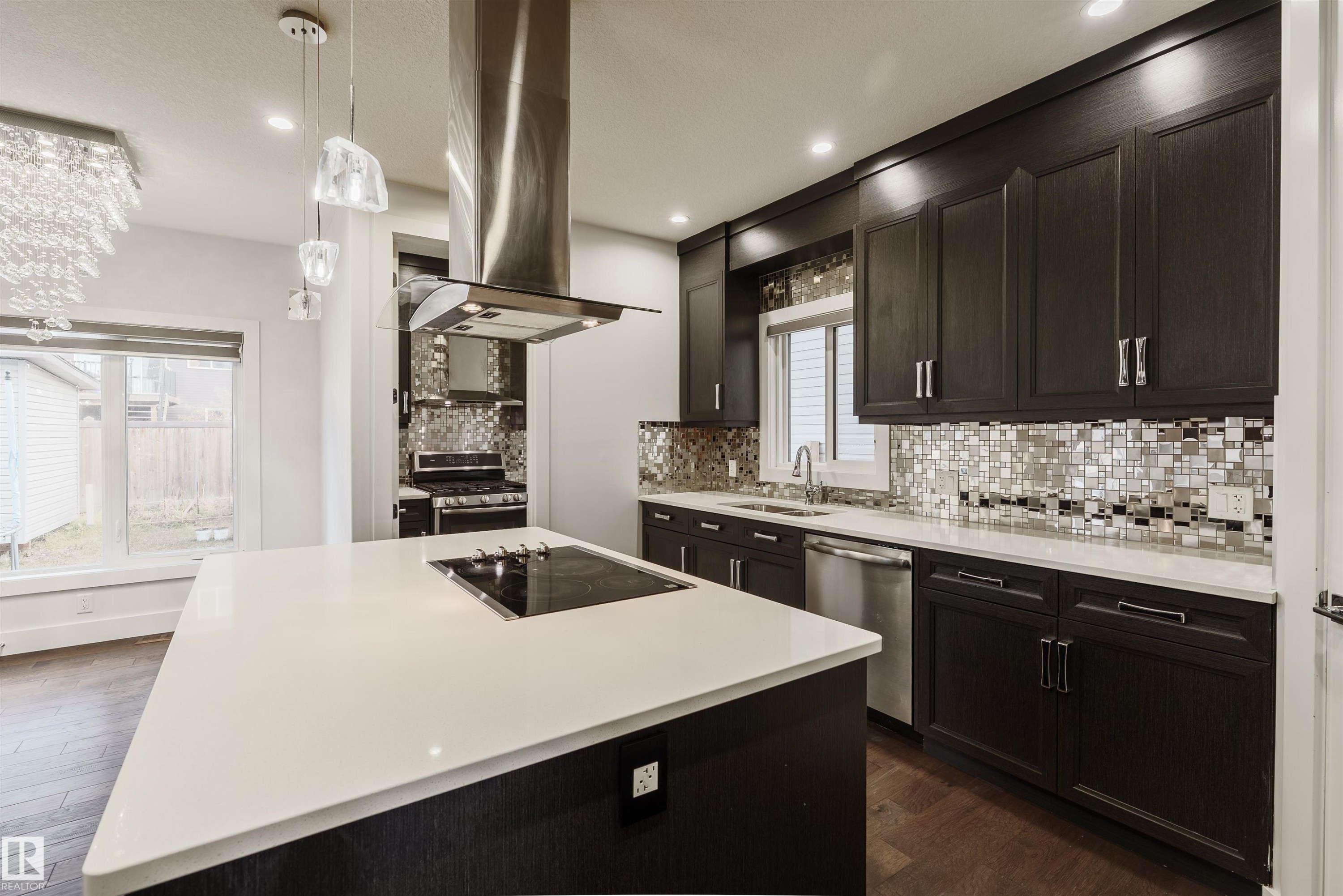 












2109 53 Street

,
Edmonton,




AB
T6X 1X3

