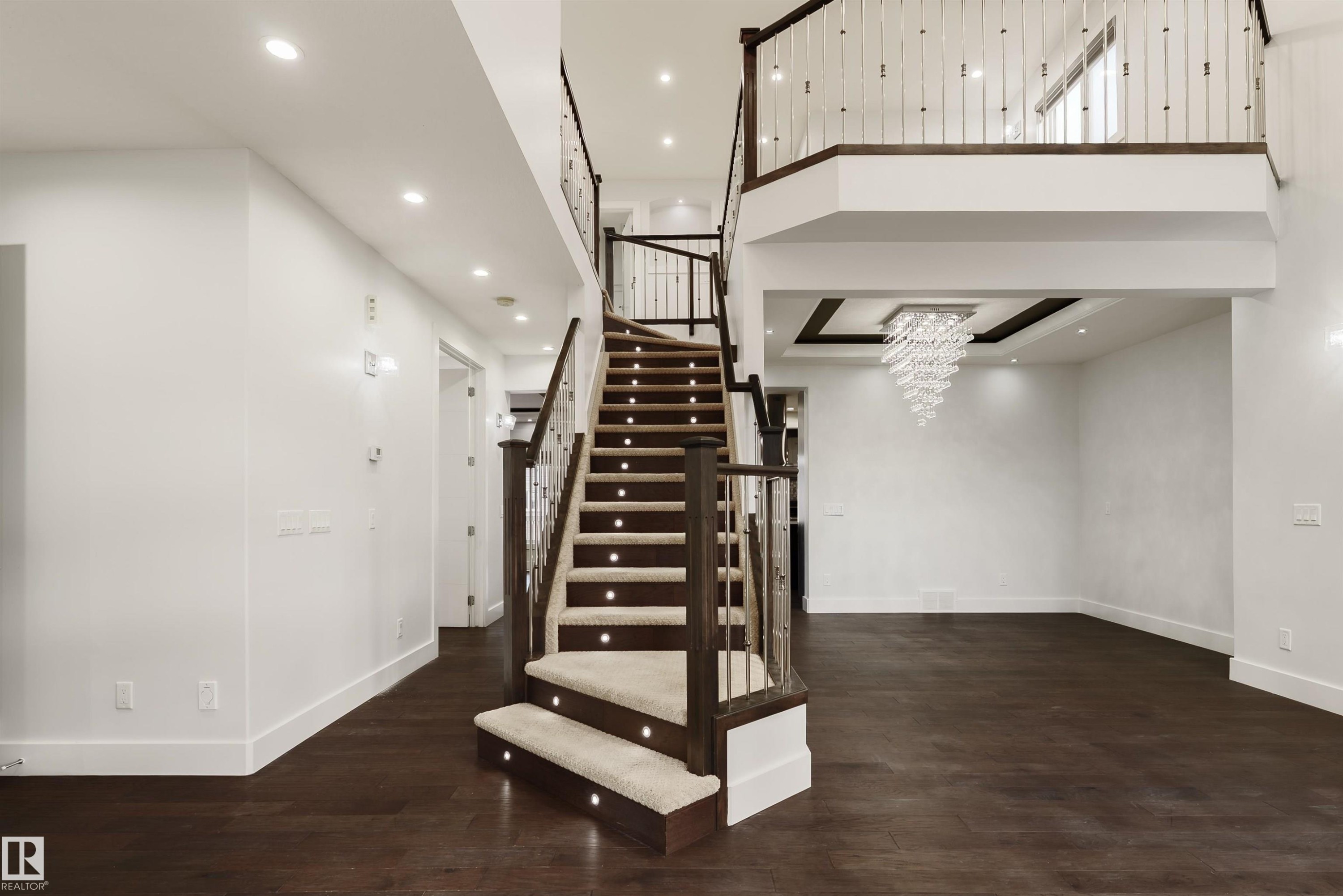 












2109 53 Street

,
Edmonton,




AB
T6X 1X3

