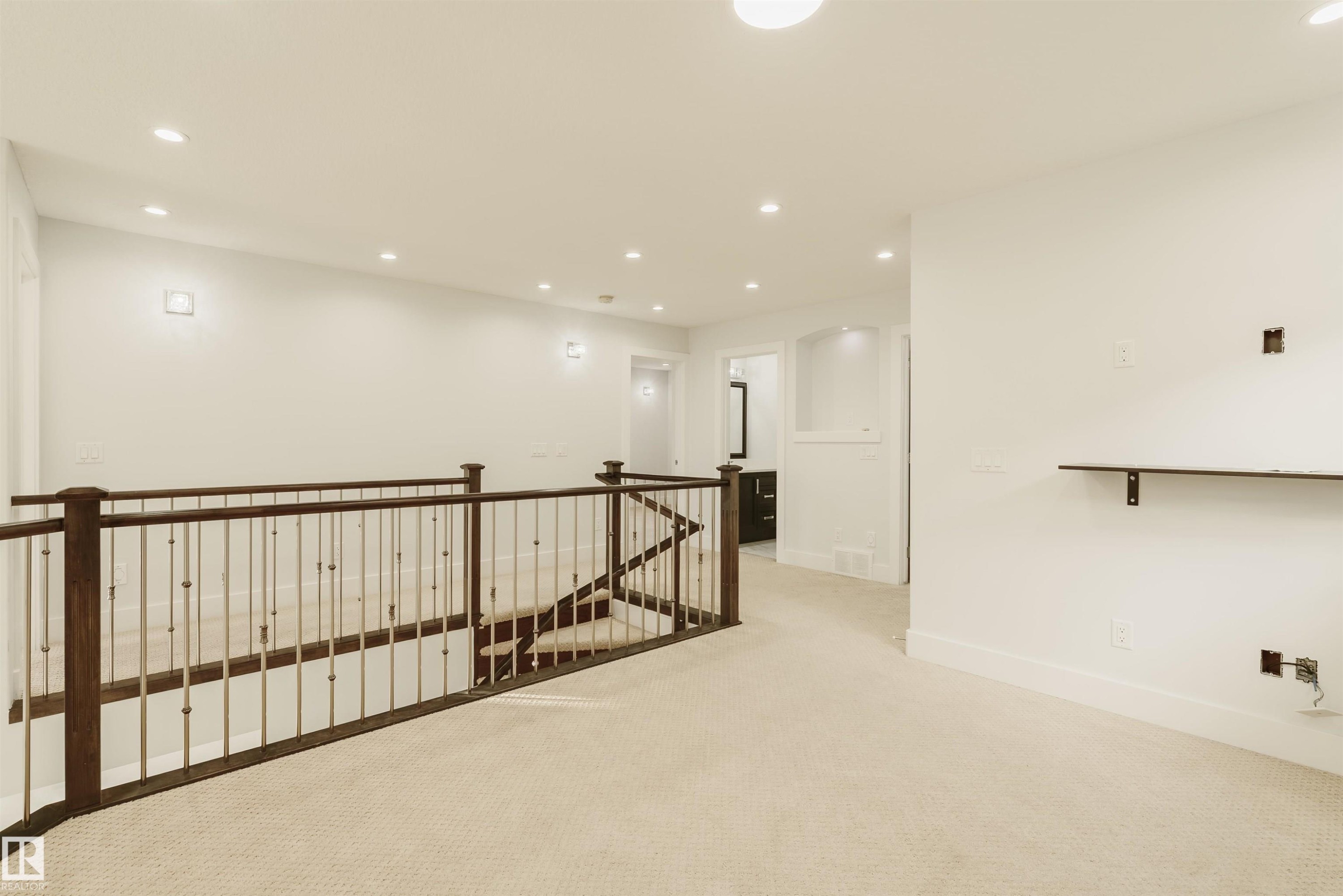 












2109 53 Street

,
Edmonton,




AB
T6X 1X3

