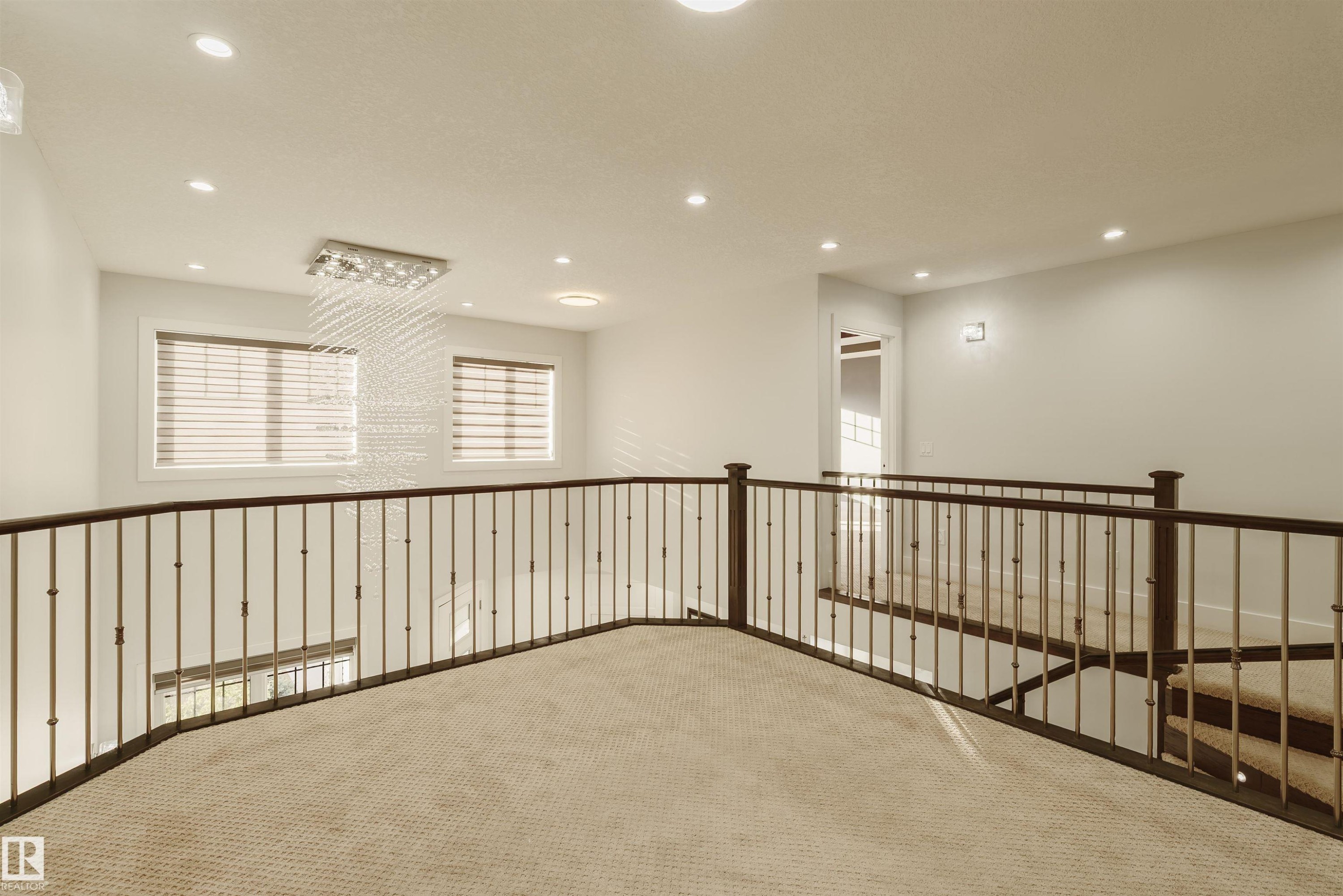 












2109 53 Street

,
Edmonton,




AB
T6X 1X3

