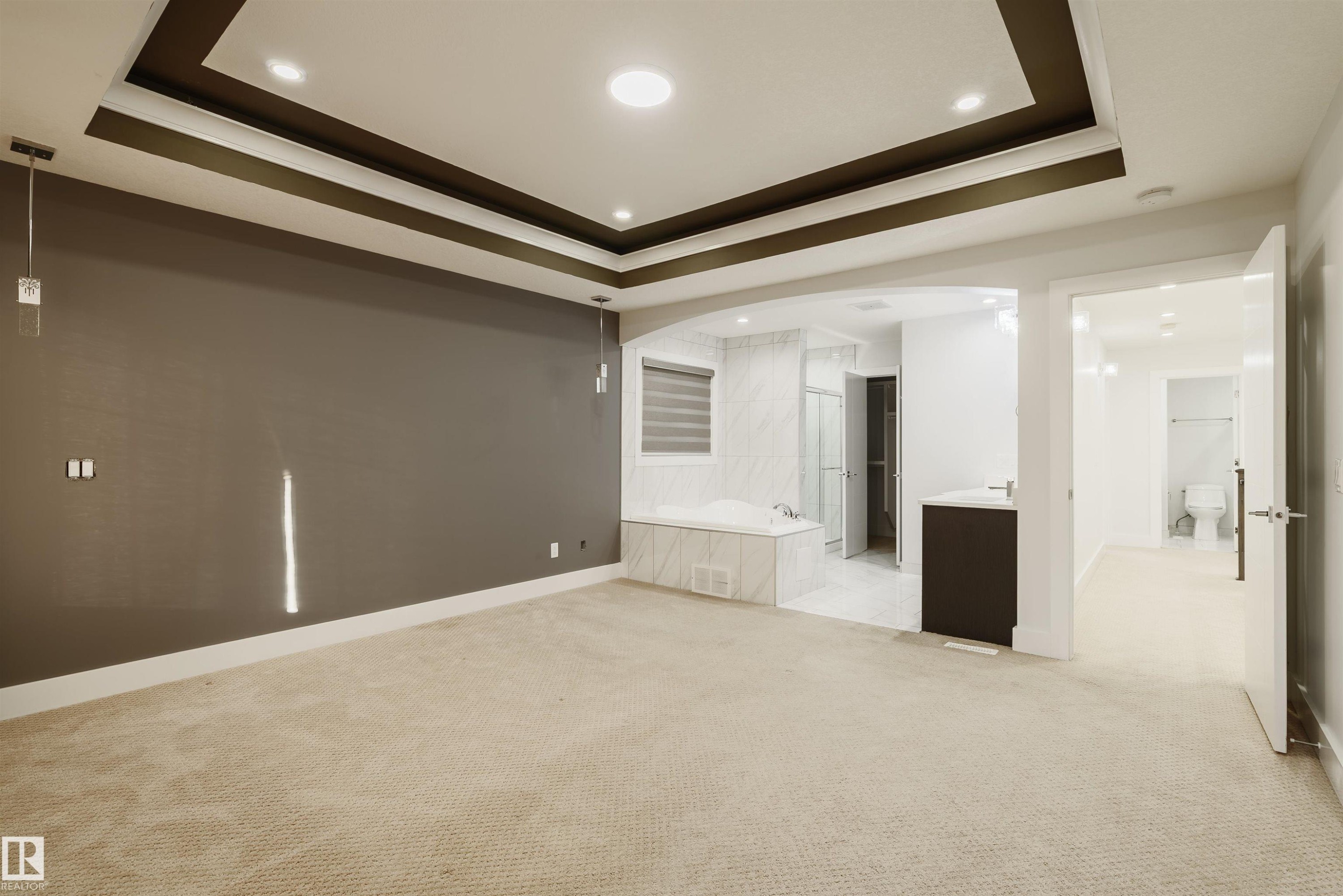 












2109 53 Street

,
Edmonton,




AB
T6X 1X3

