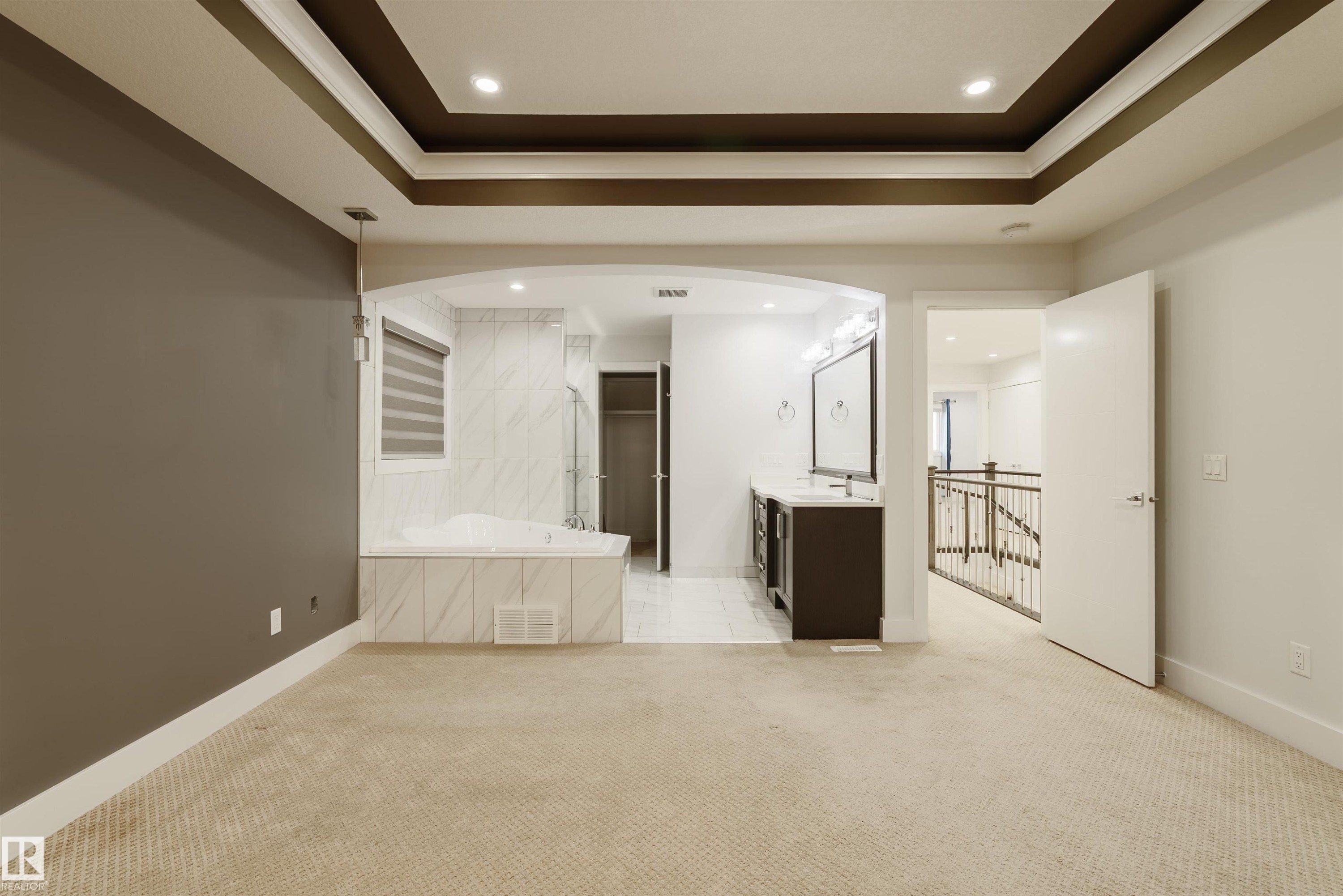 












2109 53 Street

,
Edmonton,




AB
T6X 1X3

