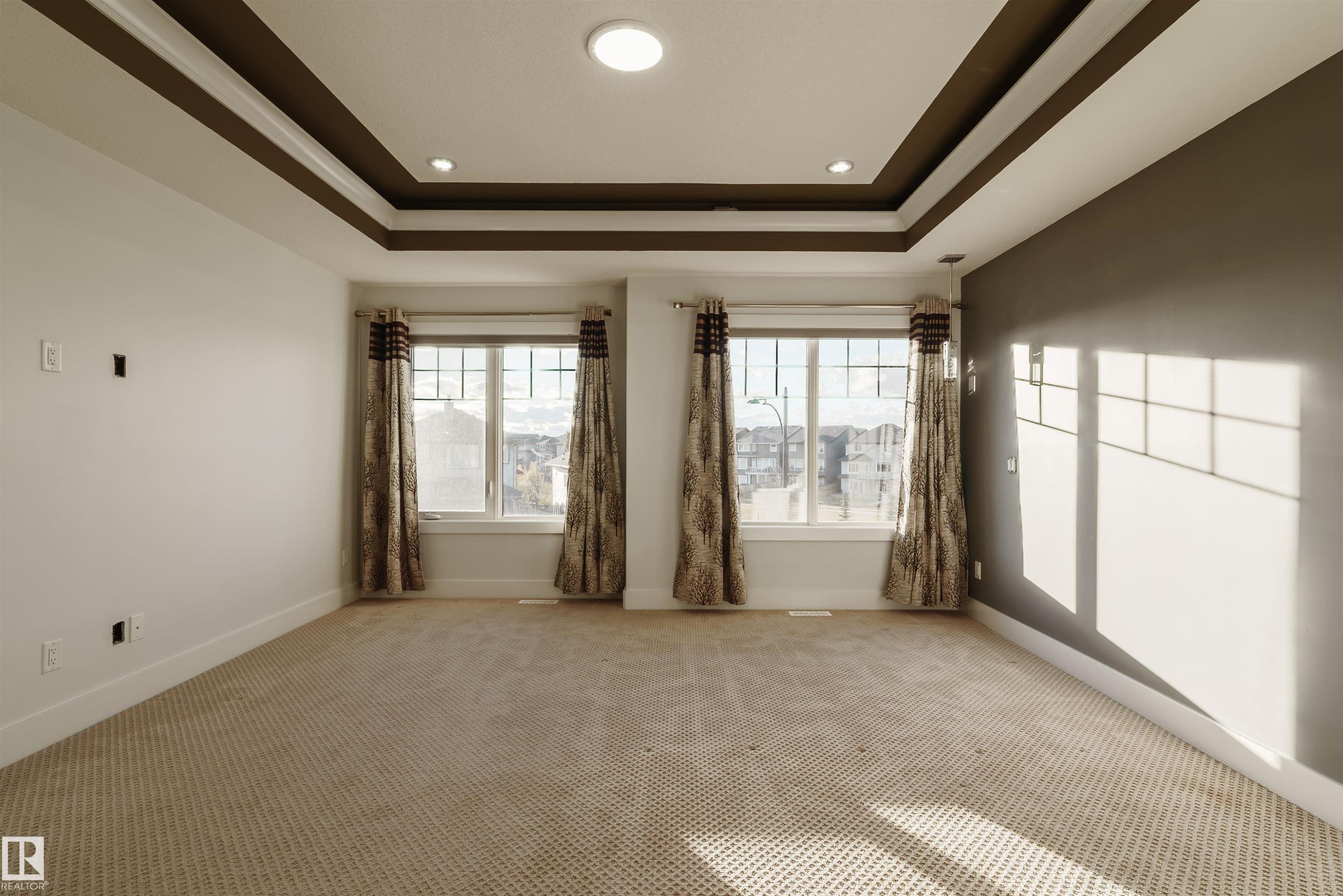 












2109 53 Street

,
Edmonton,




AB
T6X 1X3

