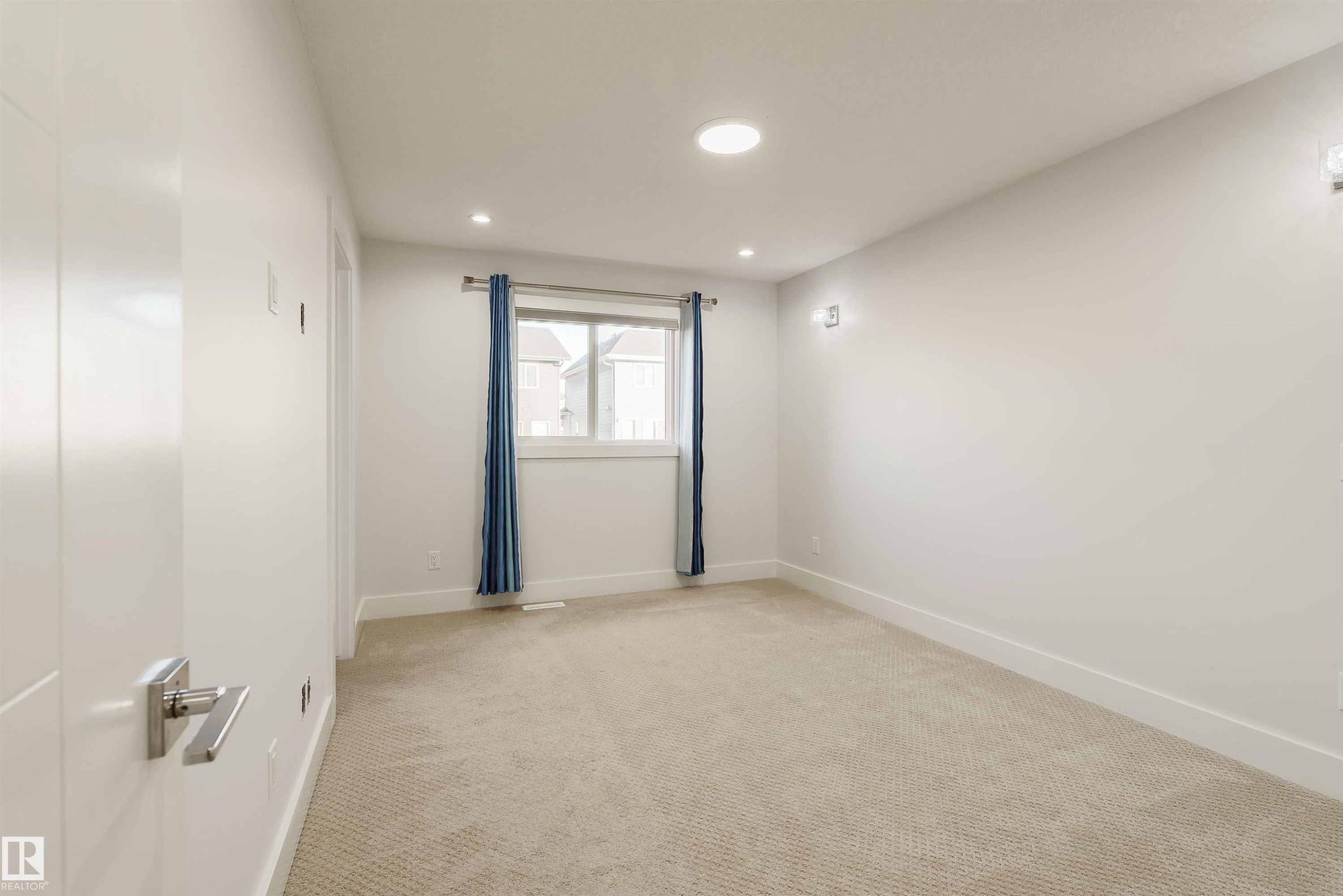 












2109 53 Street

,
Edmonton,




AB
T6X 1X3

