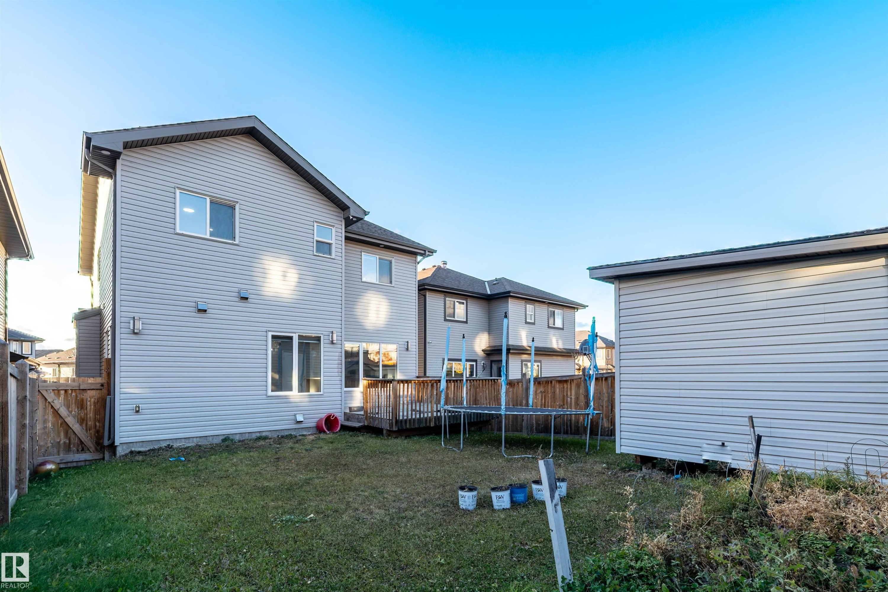 












2109 53 Street

,
Edmonton,




AB
T6X 1X3

