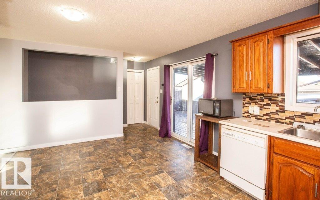 












11040 104 Street

,
Westlock,




AB
T7P 1G4

