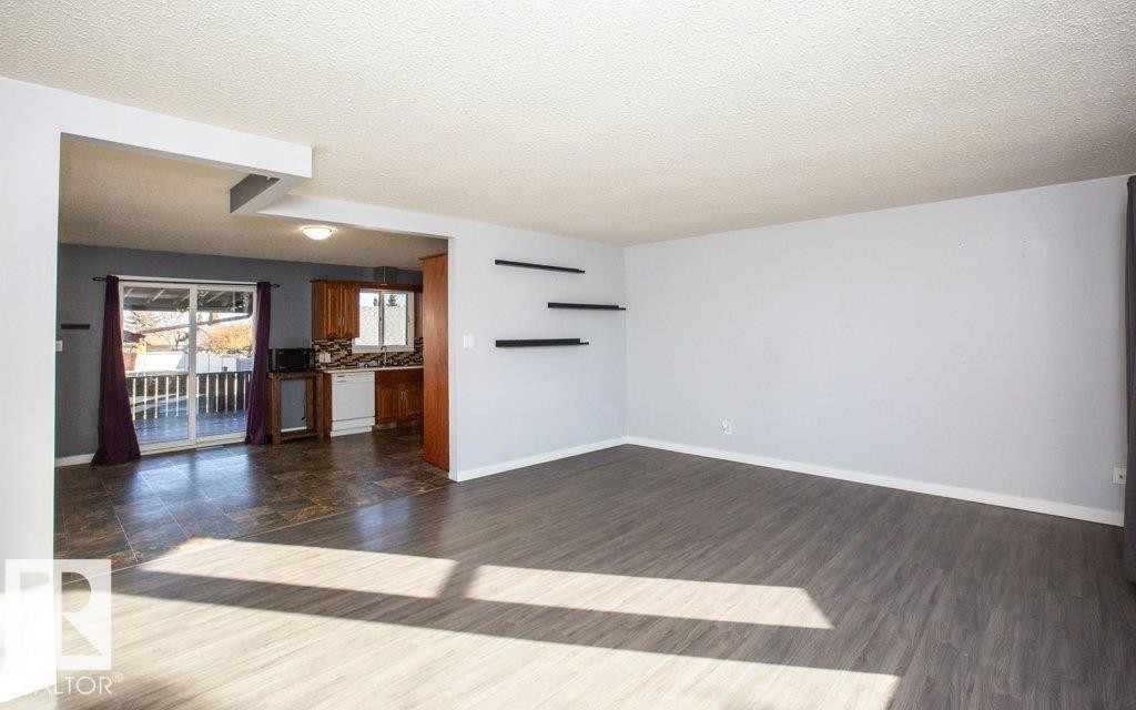 












11040 104 Street

,
Westlock,




AB
T7P 1G4

