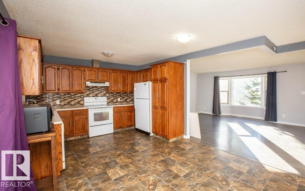 












11040 104 Street

,
Westlock,




AB
T7P 1G4

