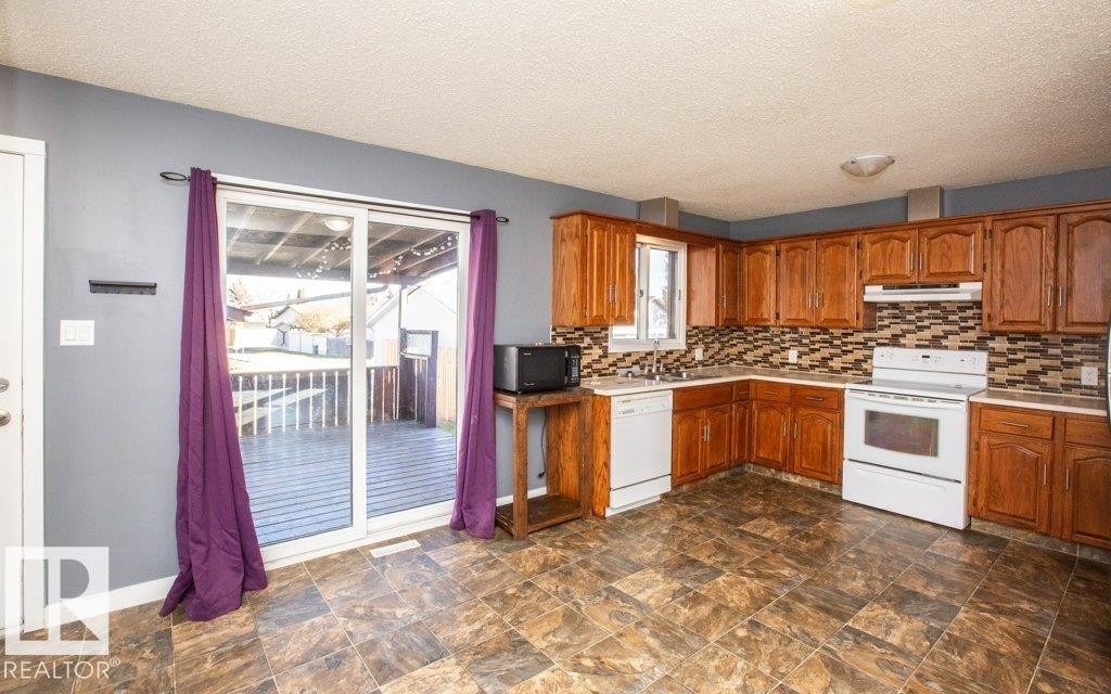 












11040 104 Street

,
Westlock,




AB
T7P 1G4

