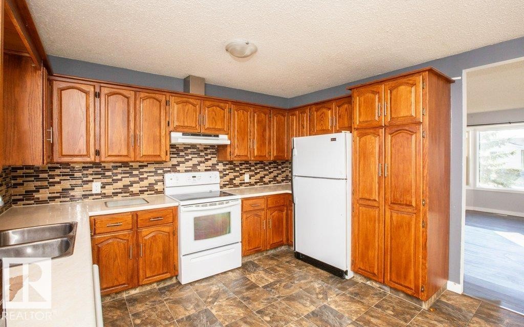 












11040 104 Street

,
Westlock,




AB
T7P 1G4

